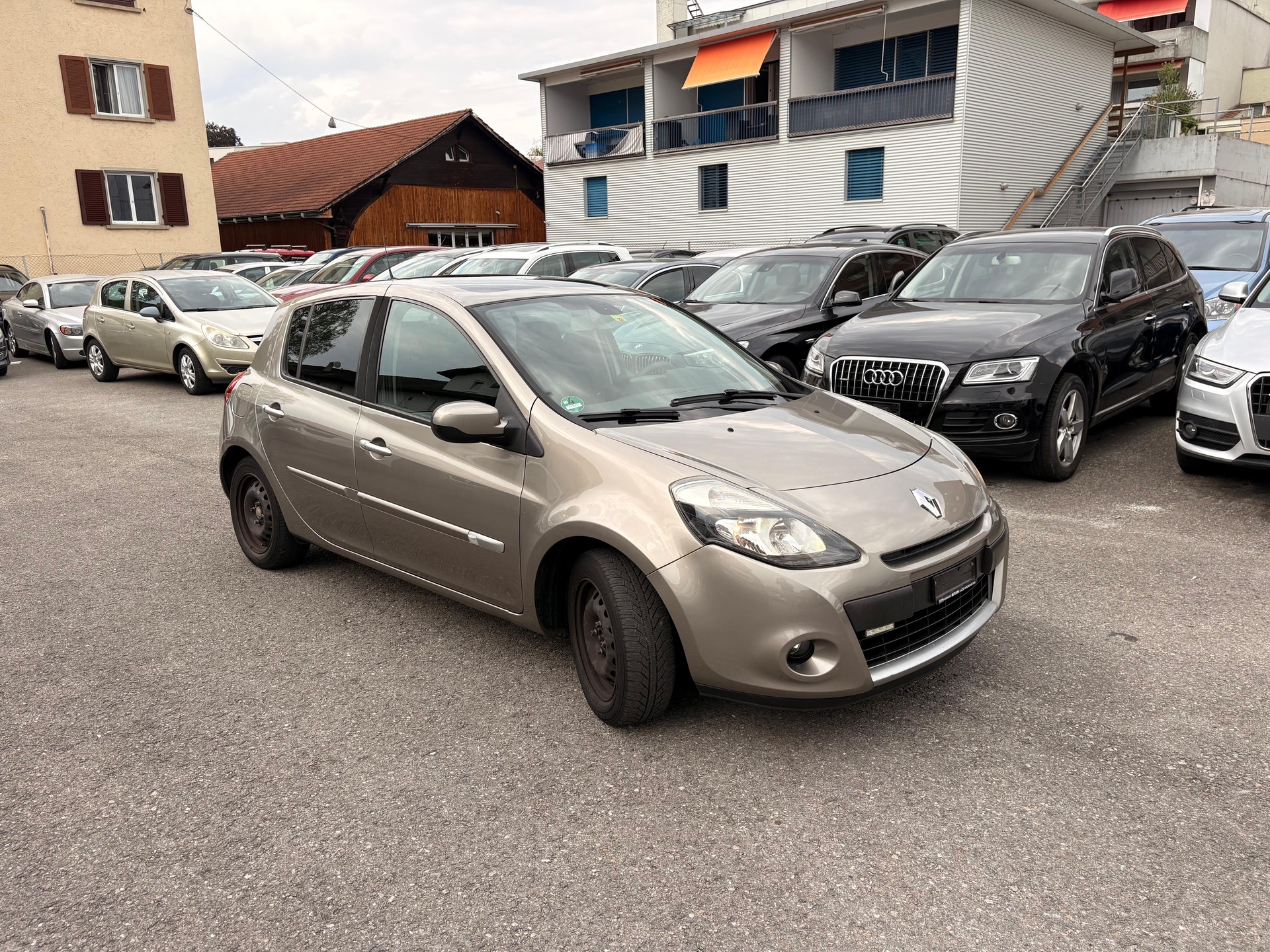 RENAULT Clio 1.6 16V Dynamique Automatic-image-0