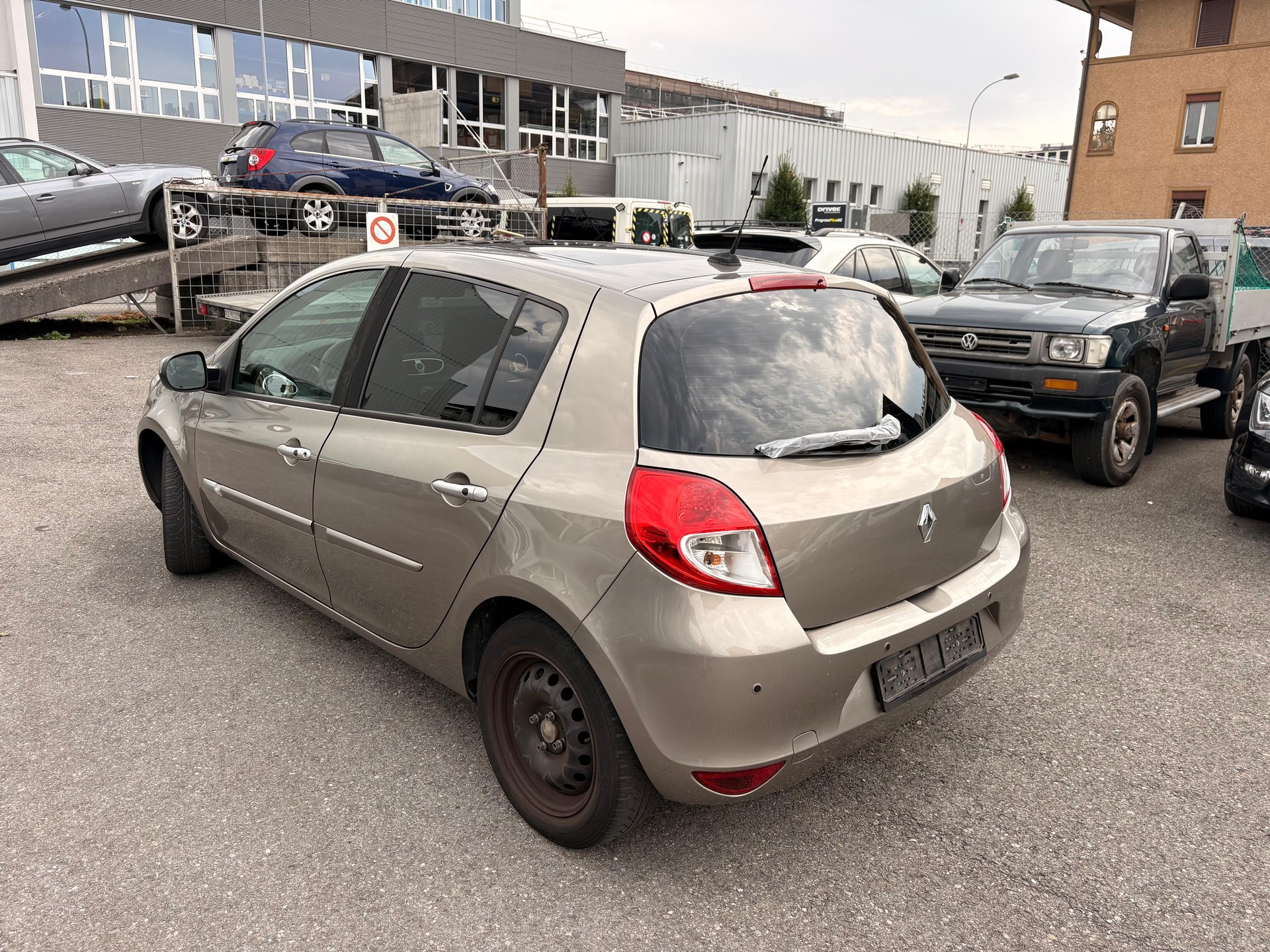 RENAULT Clio 1.6 16V Dynamique Automatic-image-2
