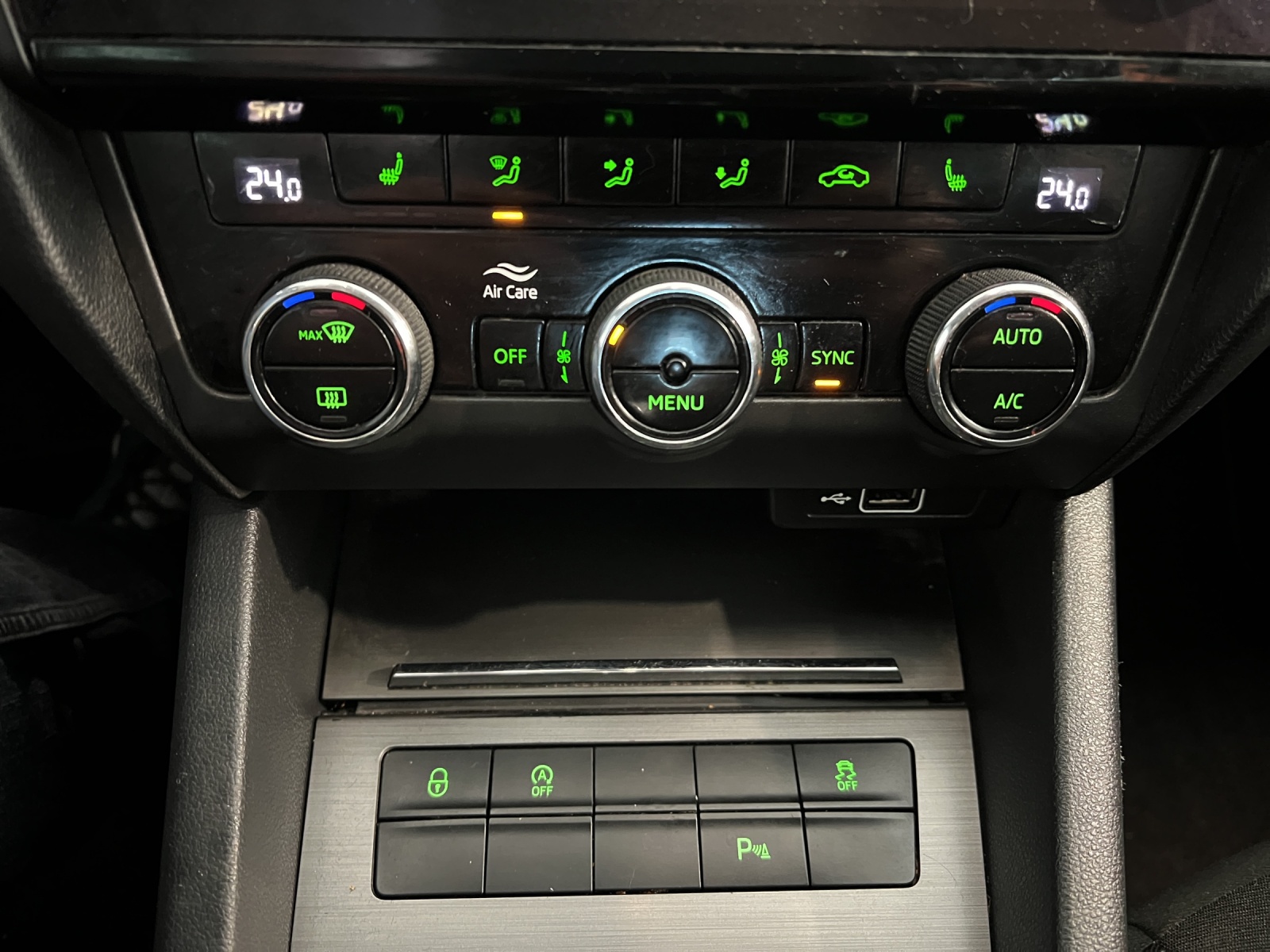 SKODA Octavia Combi 2.0 TDI Soleil 4x4 DSG-image-12