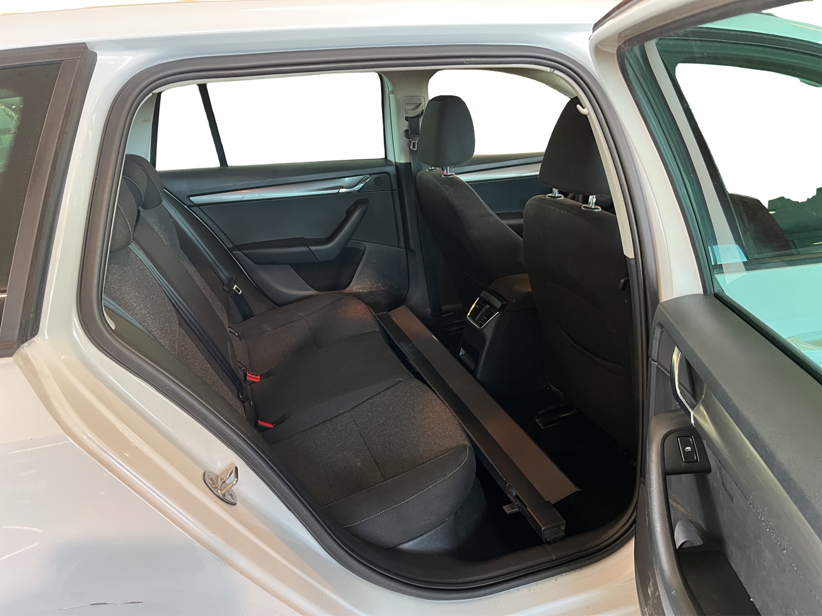 SKODA Octavia Combi 2.0 TDI Soleil 4x4 DSG-image-7