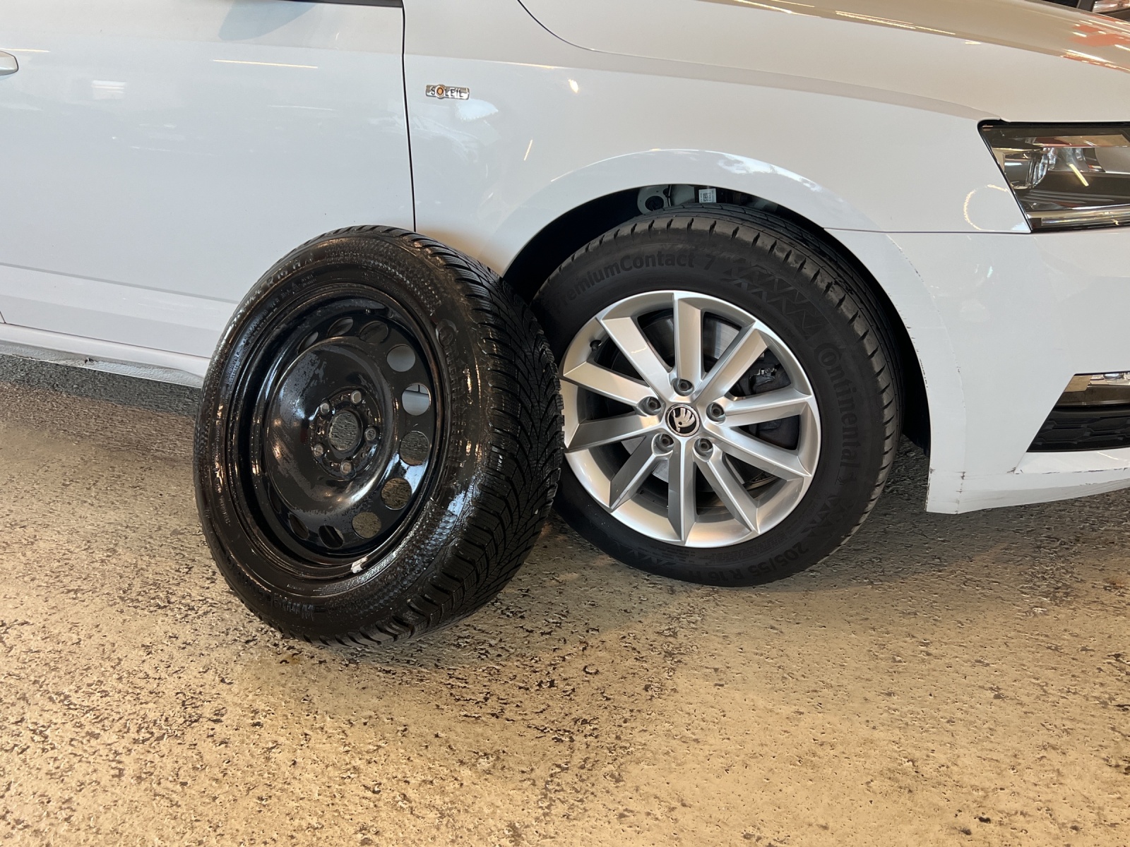 SKODA Octavia Combi 2.0 TDI Soleil 4x4 DSG-image-13