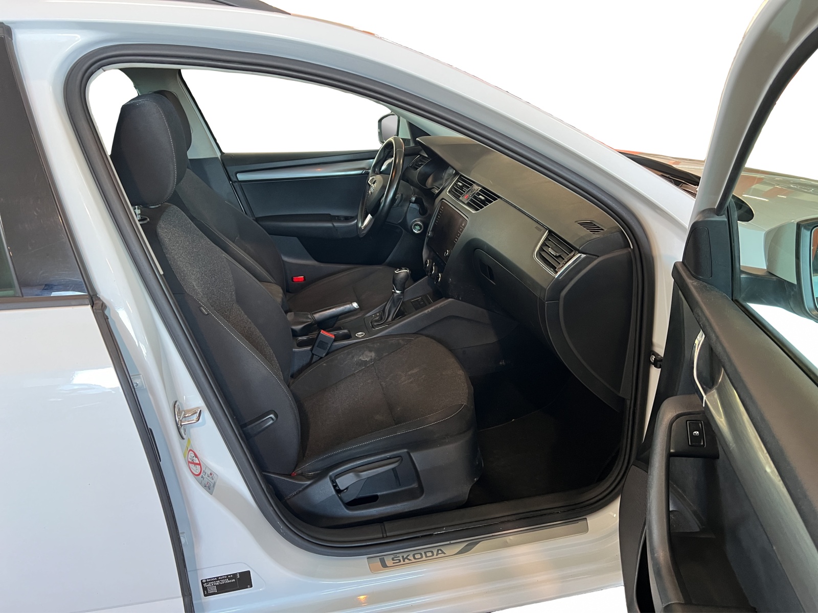 SKODA Octavia Combi 2.0 TDI Soleil 4x4 DSG-image-6