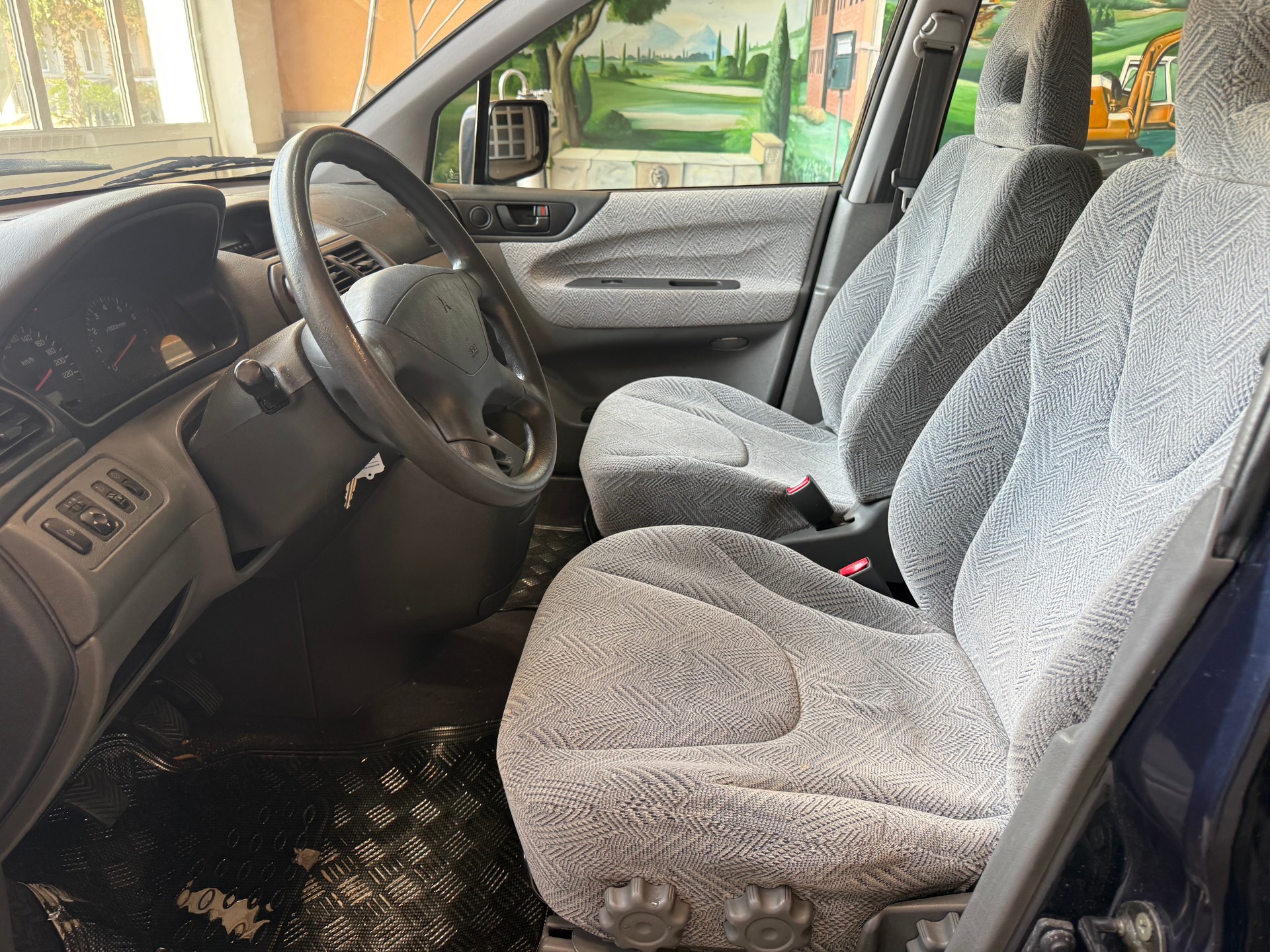 MITSUBISHI Space Wagon 2.4 GLX Elegance-image-6