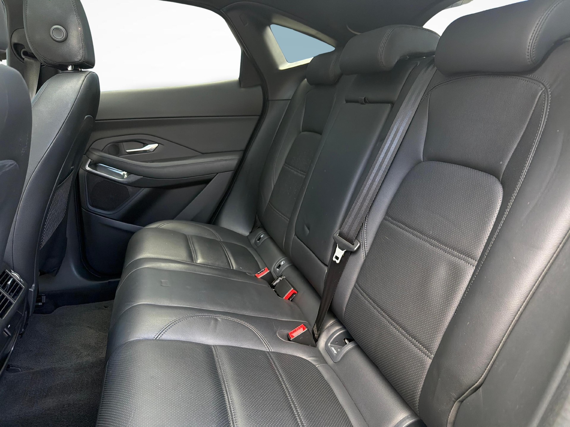 JAGUAR E-Pace 2.0 D I4 165 AWD-image-10