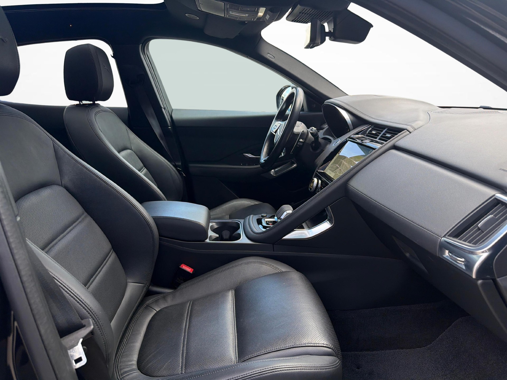 JAGUAR E-Pace 2.0 D I4 165 AWD-image-9
