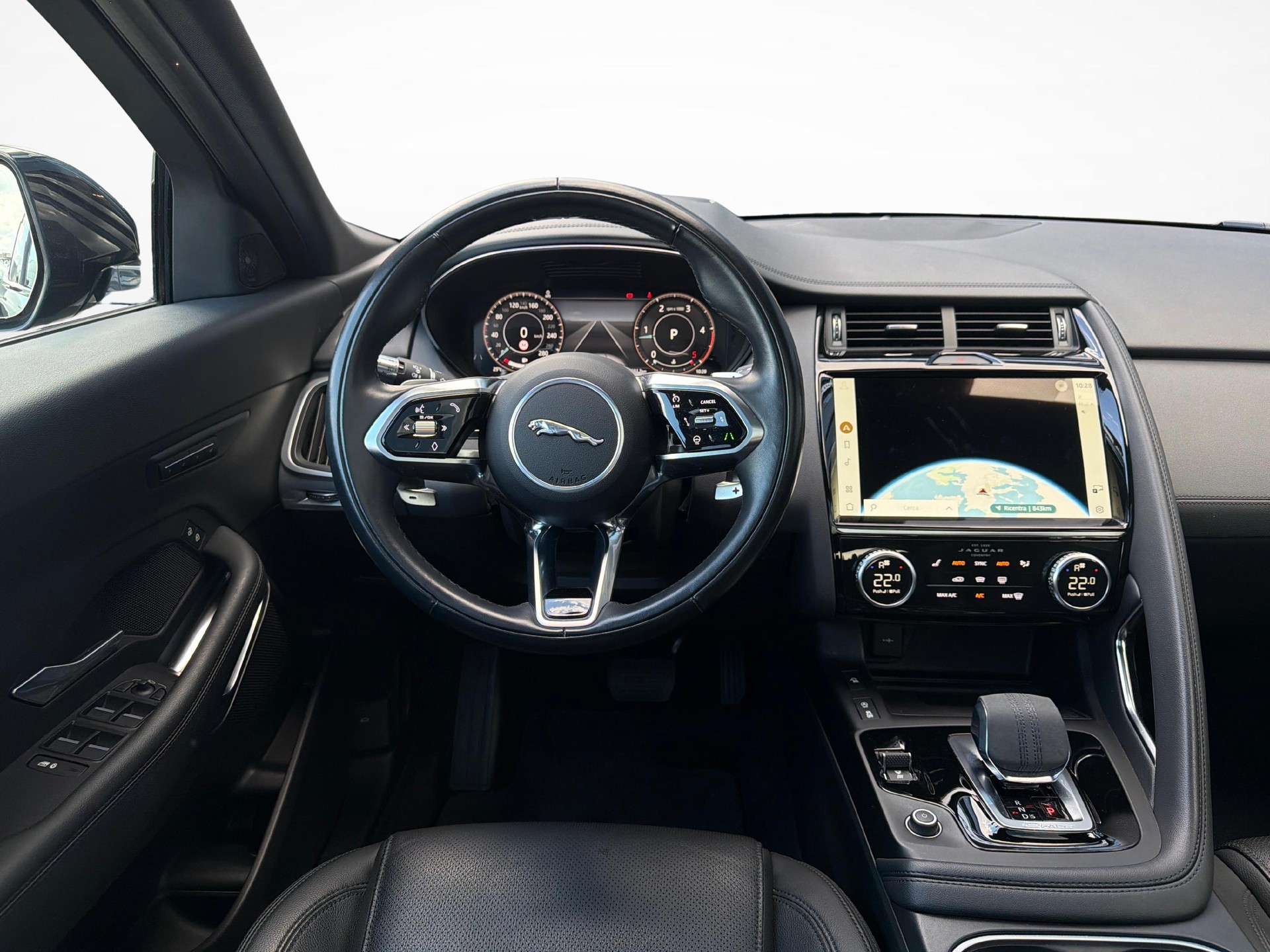 JAGUAR E-Pace 2.0 D I4 165 AWD-image-12