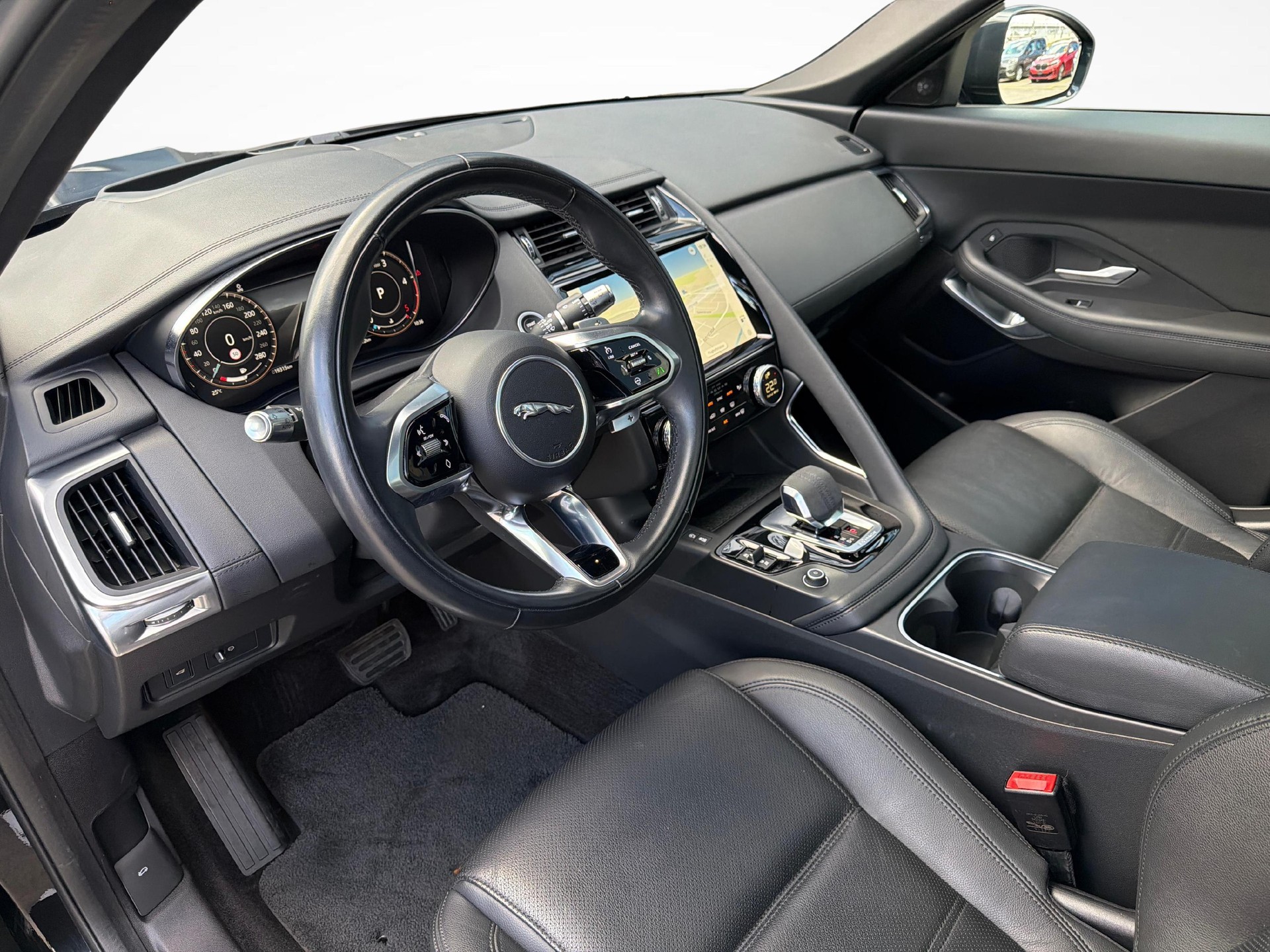 JAGUAR E-Pace 2.0 D I4 165 AWD-image-16