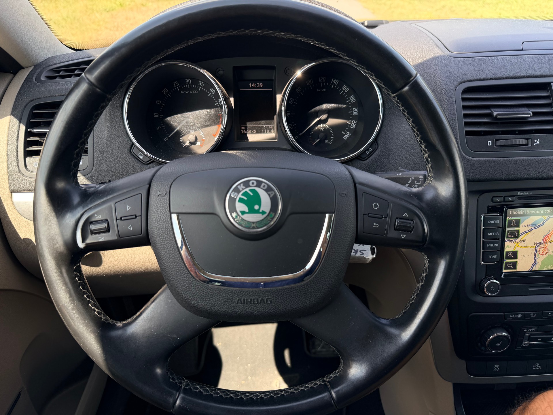 SKODA Yeti 2.0 TDI Adventure II 4x4 DSG+FAP neuf+courroie+pompe à eau+Crochet 2000kg-image-9
