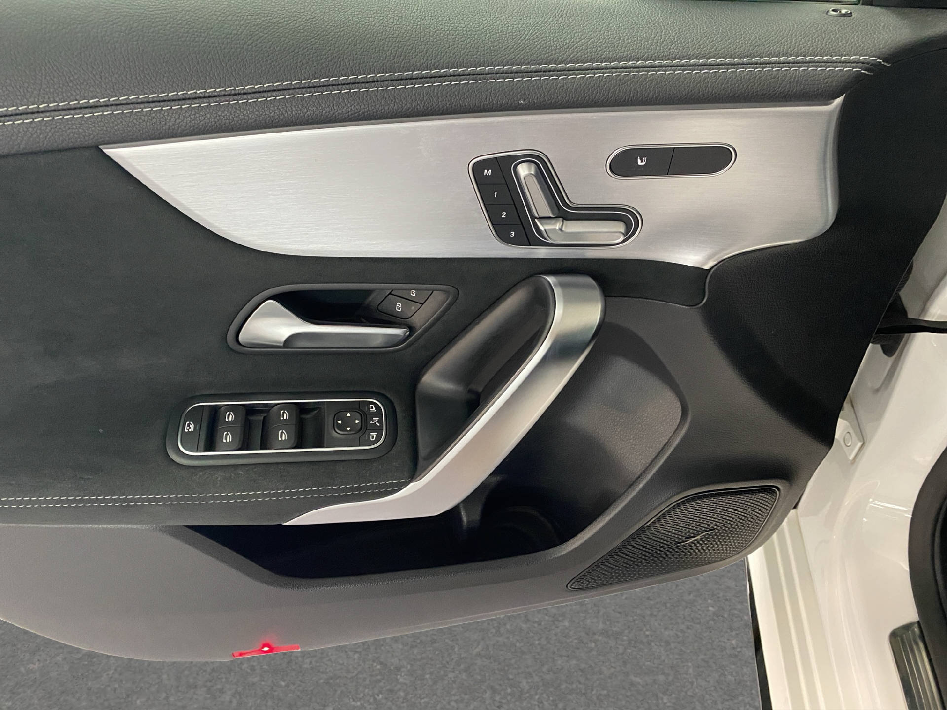 MERCEDES-BENZ A 180 SE Line-image-10