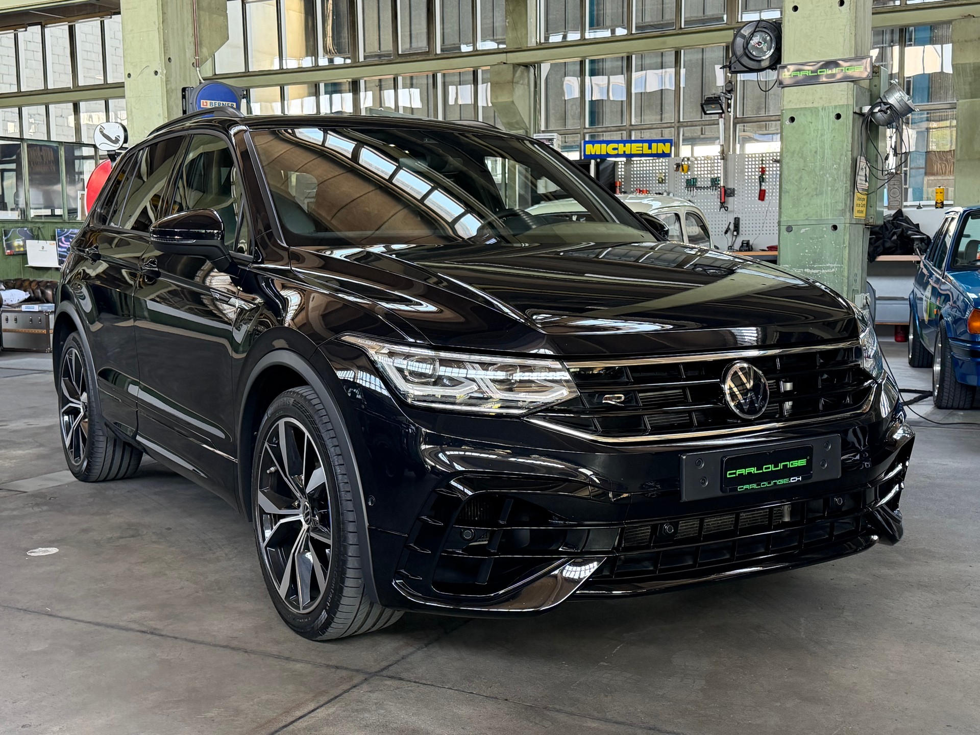 VW Tiguan 2.0TSI R 4Motion DSG "Black Style Design-Paket"-image-0