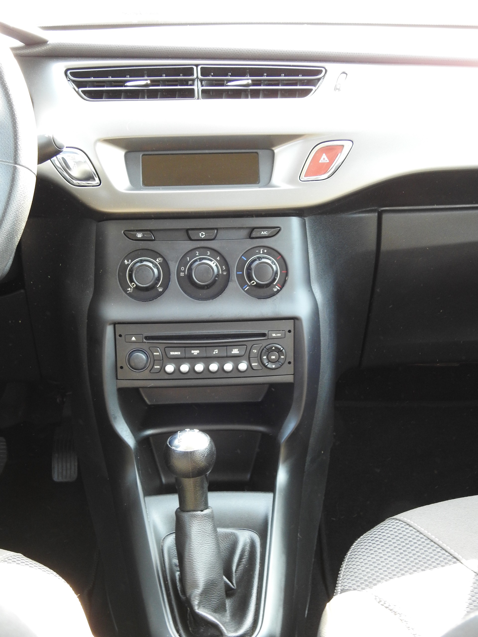 CITROEN C3 1.2i Exclusive-image-17