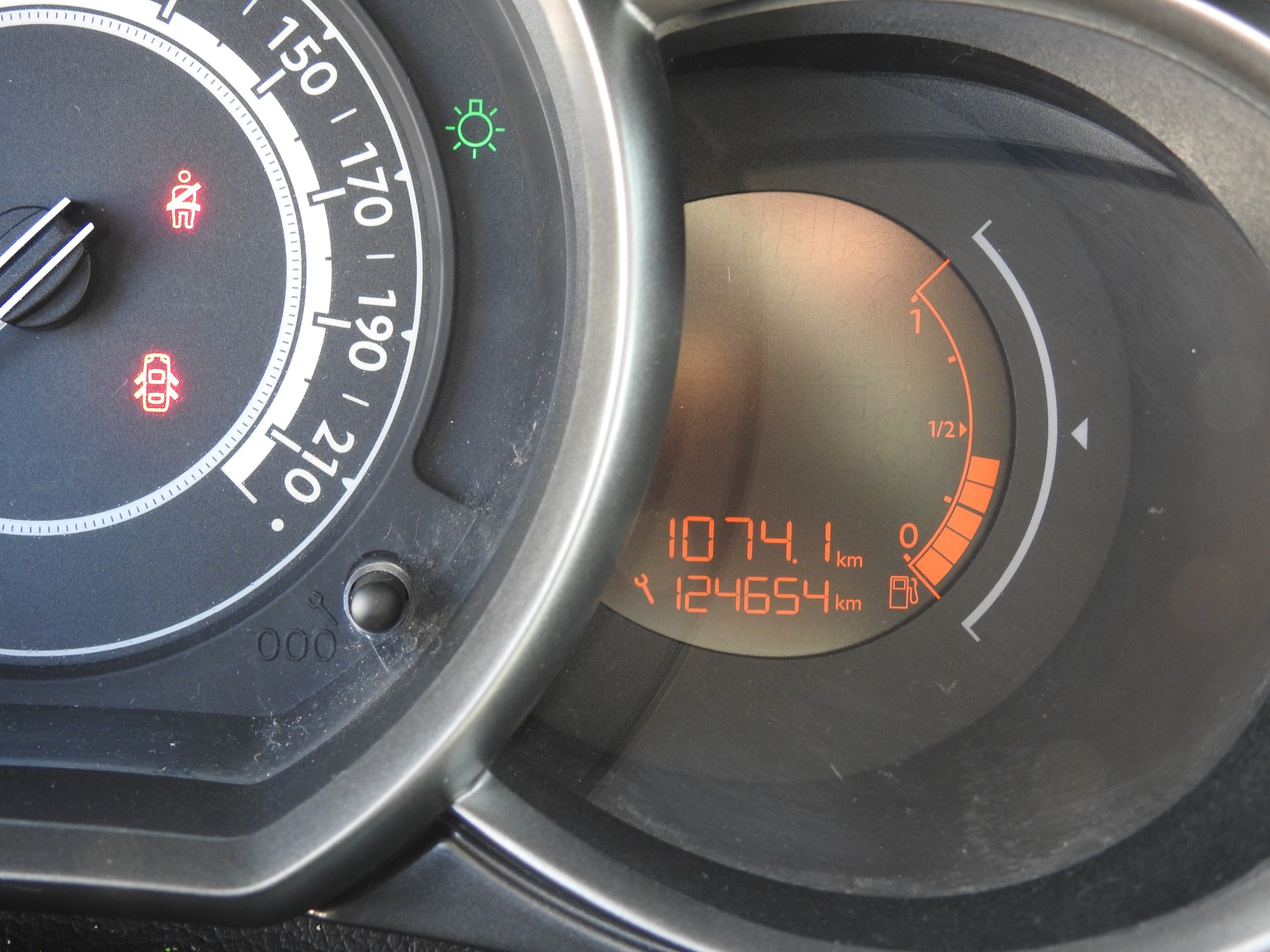 CITROEN C3 1.2i Exclusive-image-23