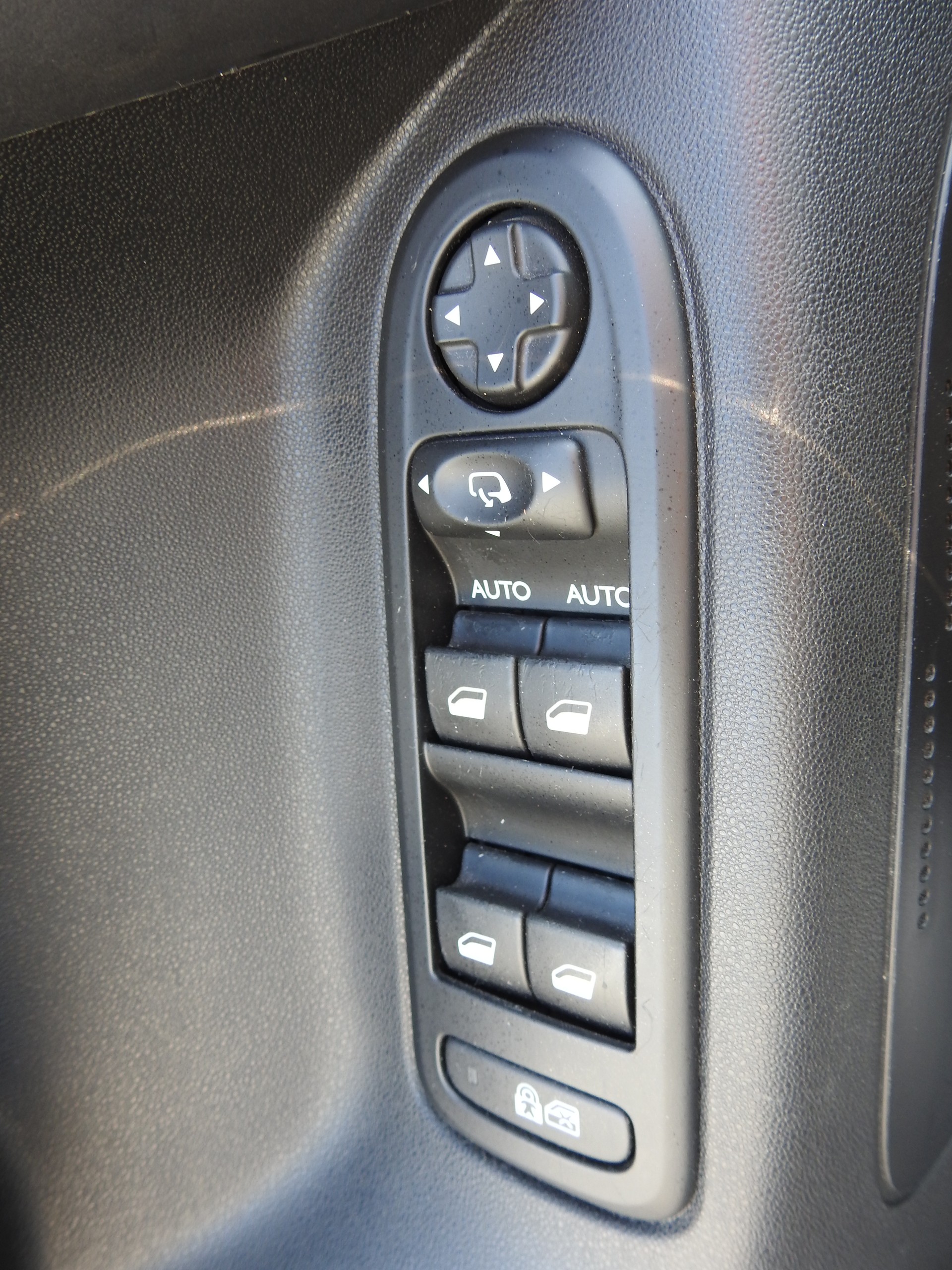 CITROEN C3 1.2i Exclusive-image-21