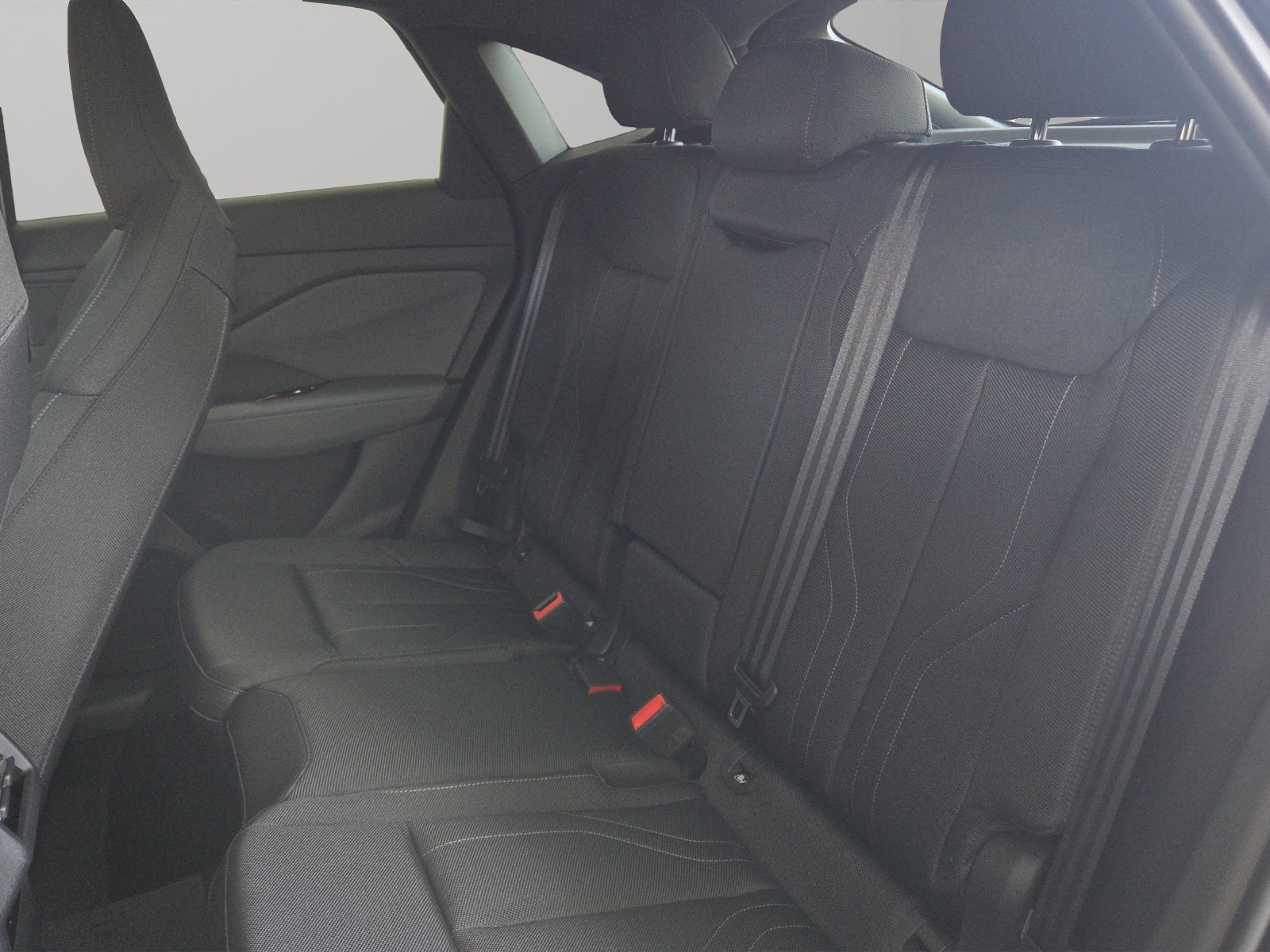 AUDI Q3 Sportback 110 kW TFSI S tronic-image-8