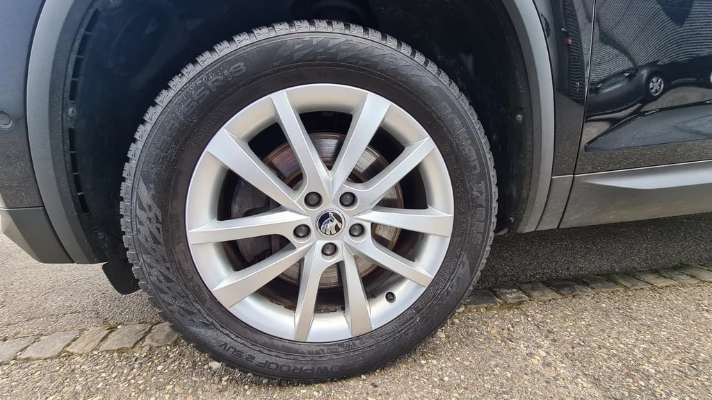 SKODA Kodiaq 2.0 TDI SCR Style 4x4 DSG ** 7-Plätzer ** Gr-Navi ** RF-Kamera ** Sitzheizung ** Totwinkel-Assist ** Panorama-Glasdach **-image-12