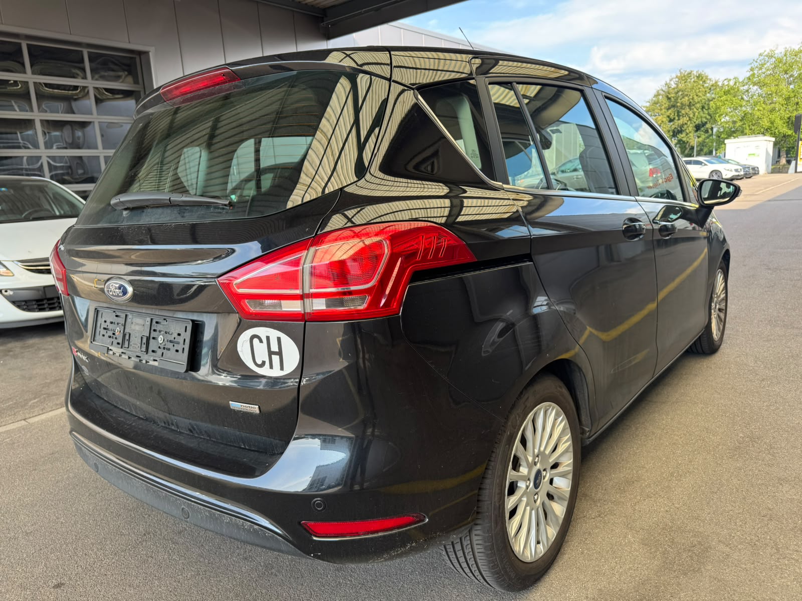 FORD B-Max 1.0 SCTi Titanium-image-10