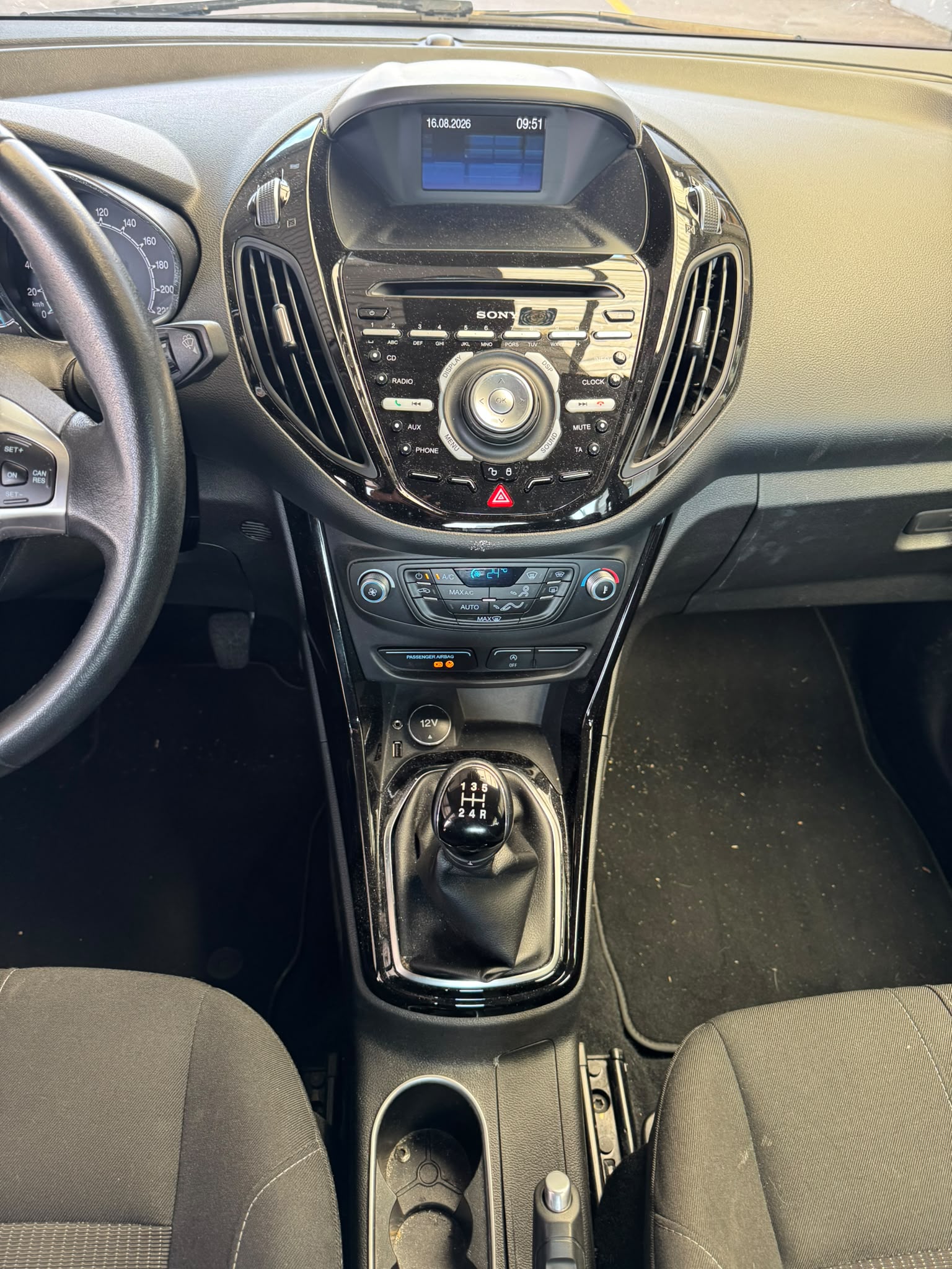 FORD B-Max 1.0 SCTi Titanium-image-13