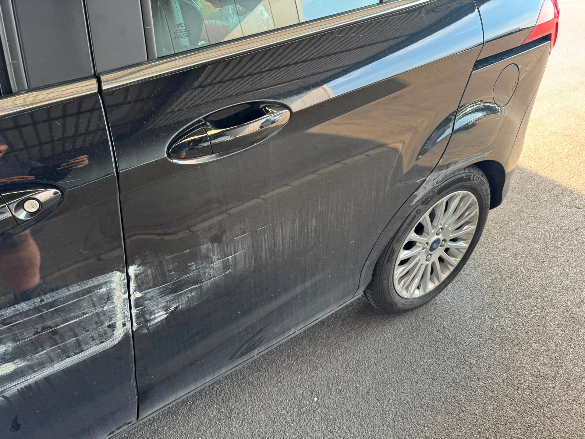 FORD B-Max 1.0 SCTi Titanium-image-6