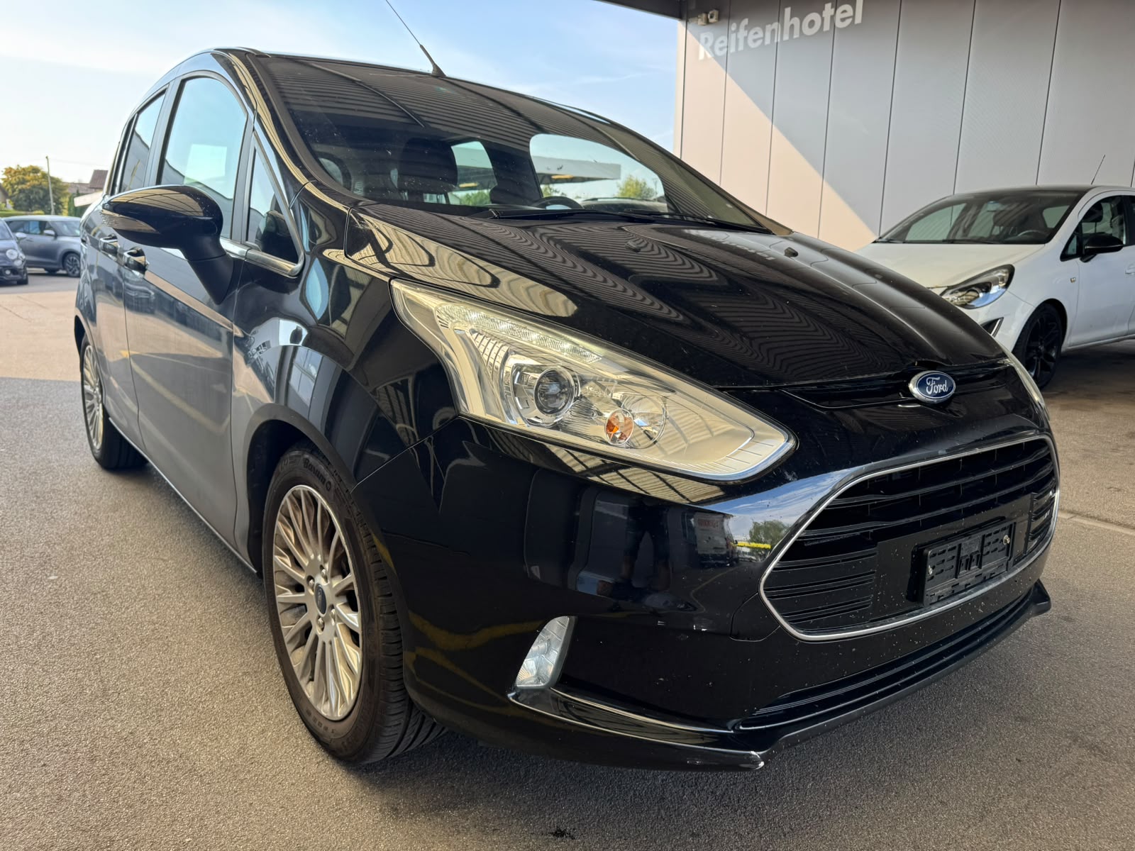 FORD B-Max 1.0 SCTi Titanium-image-2