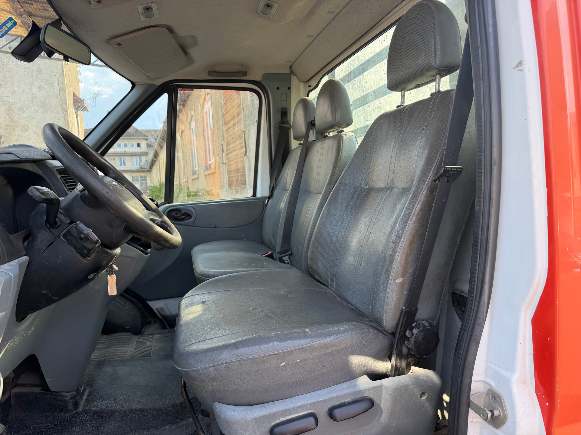 FORD Transit 2.4 TDCi 350 XL Duo-image-13