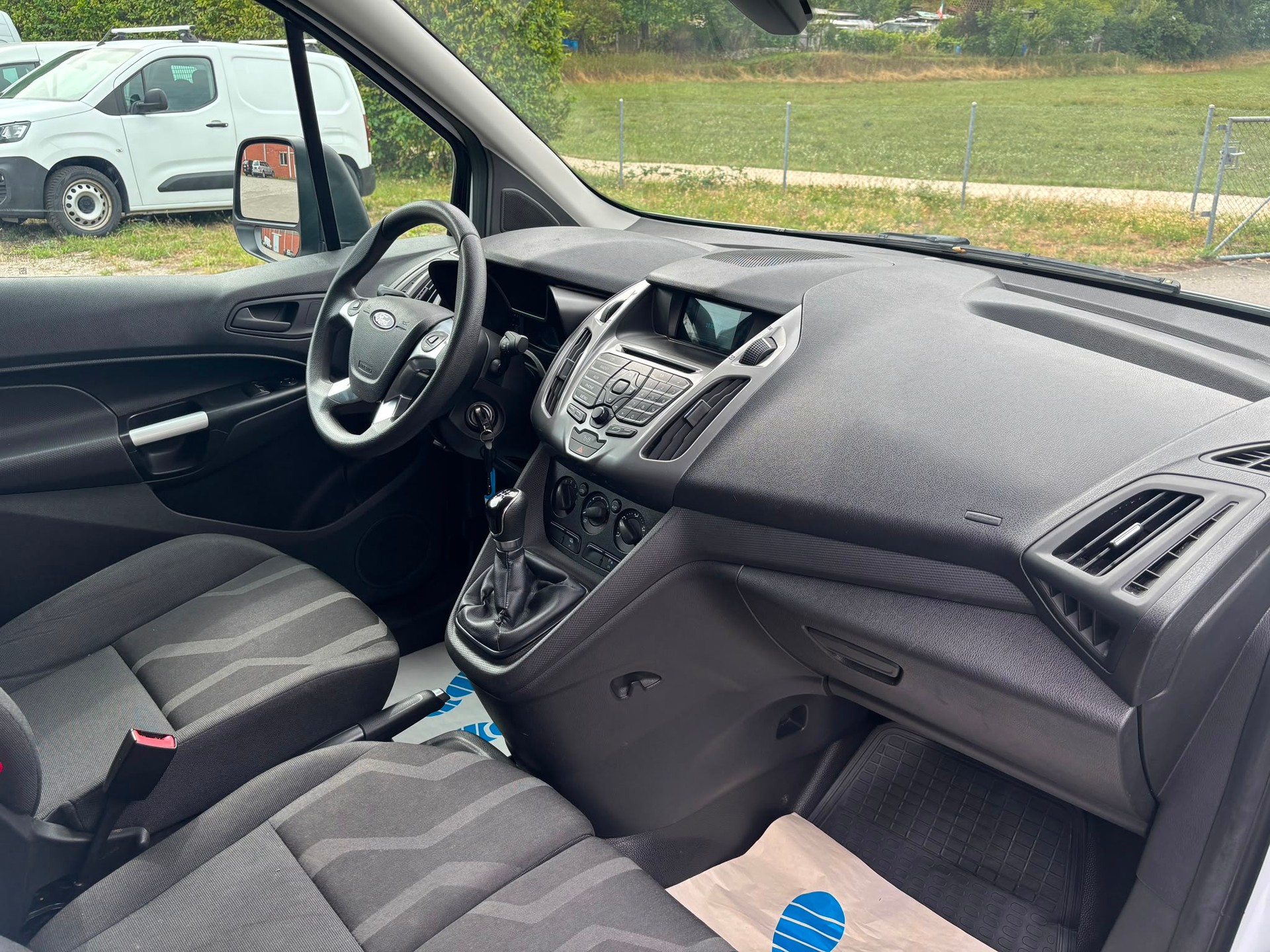 FORD Transit Connect Van T200 1.5 TDCi Trend-image-8