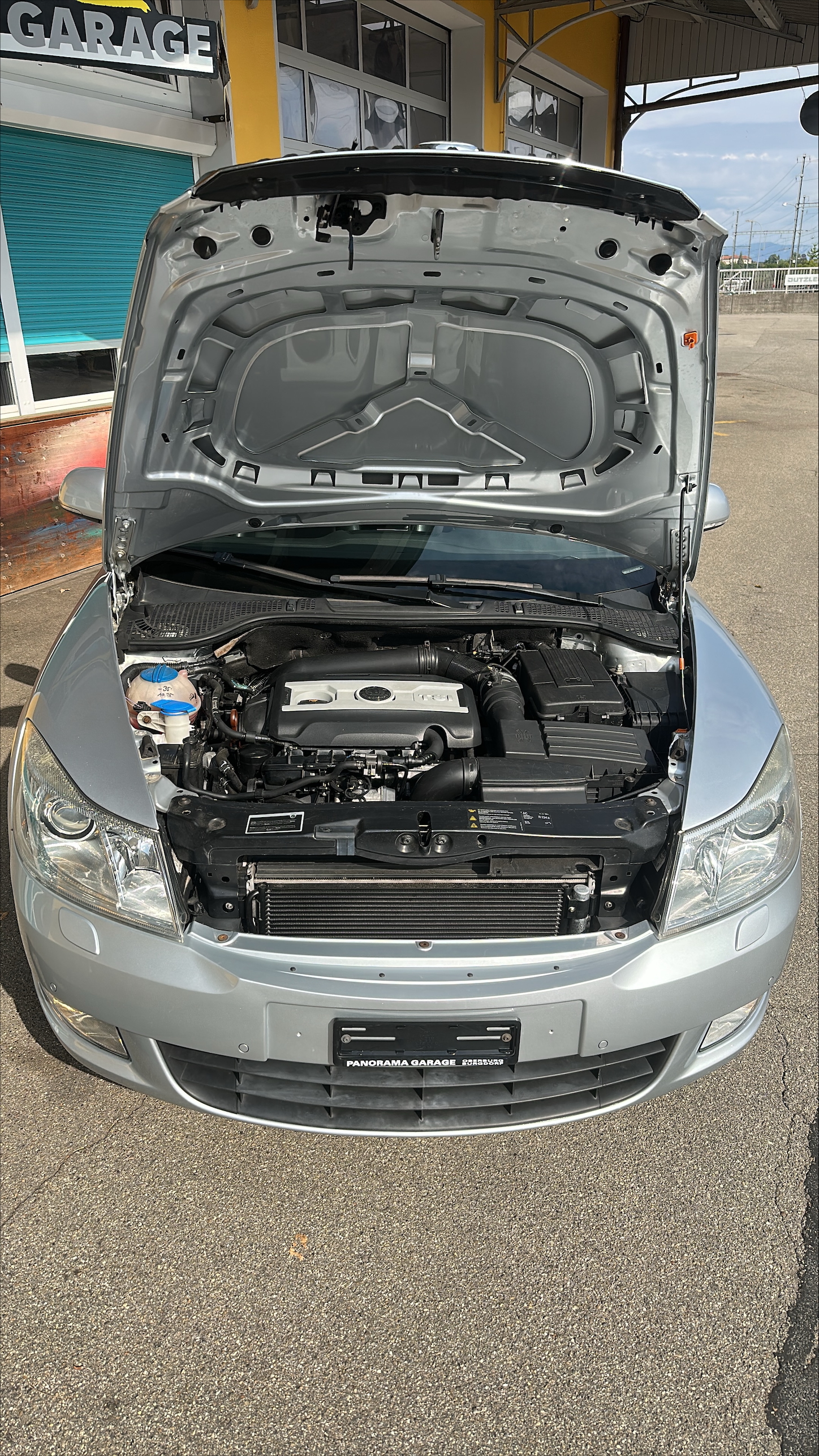 SKODA Octavia Combi 1.8 TSI Laurin & Klement DSG-image-9
