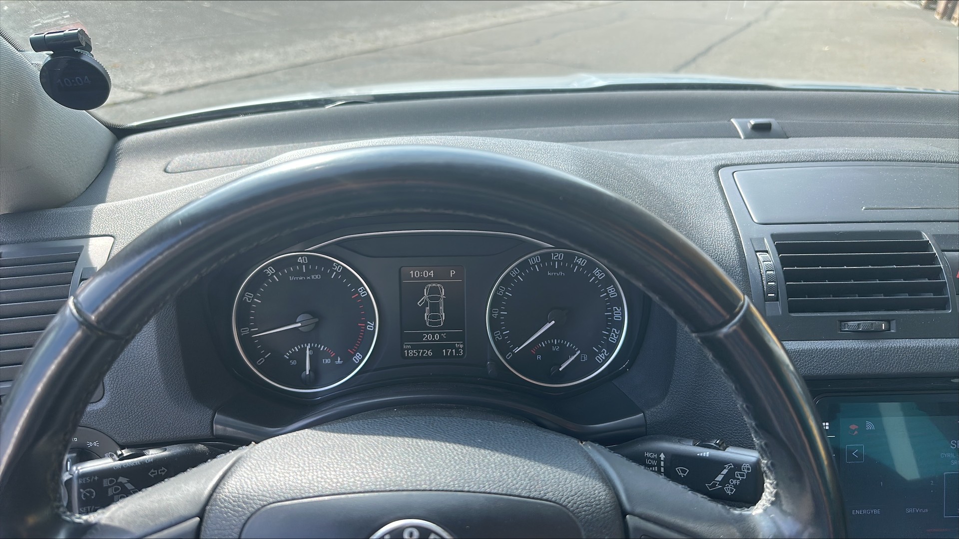 SKODA Octavia Combi 1.8 TSI Laurin & Klement DSG-image-8