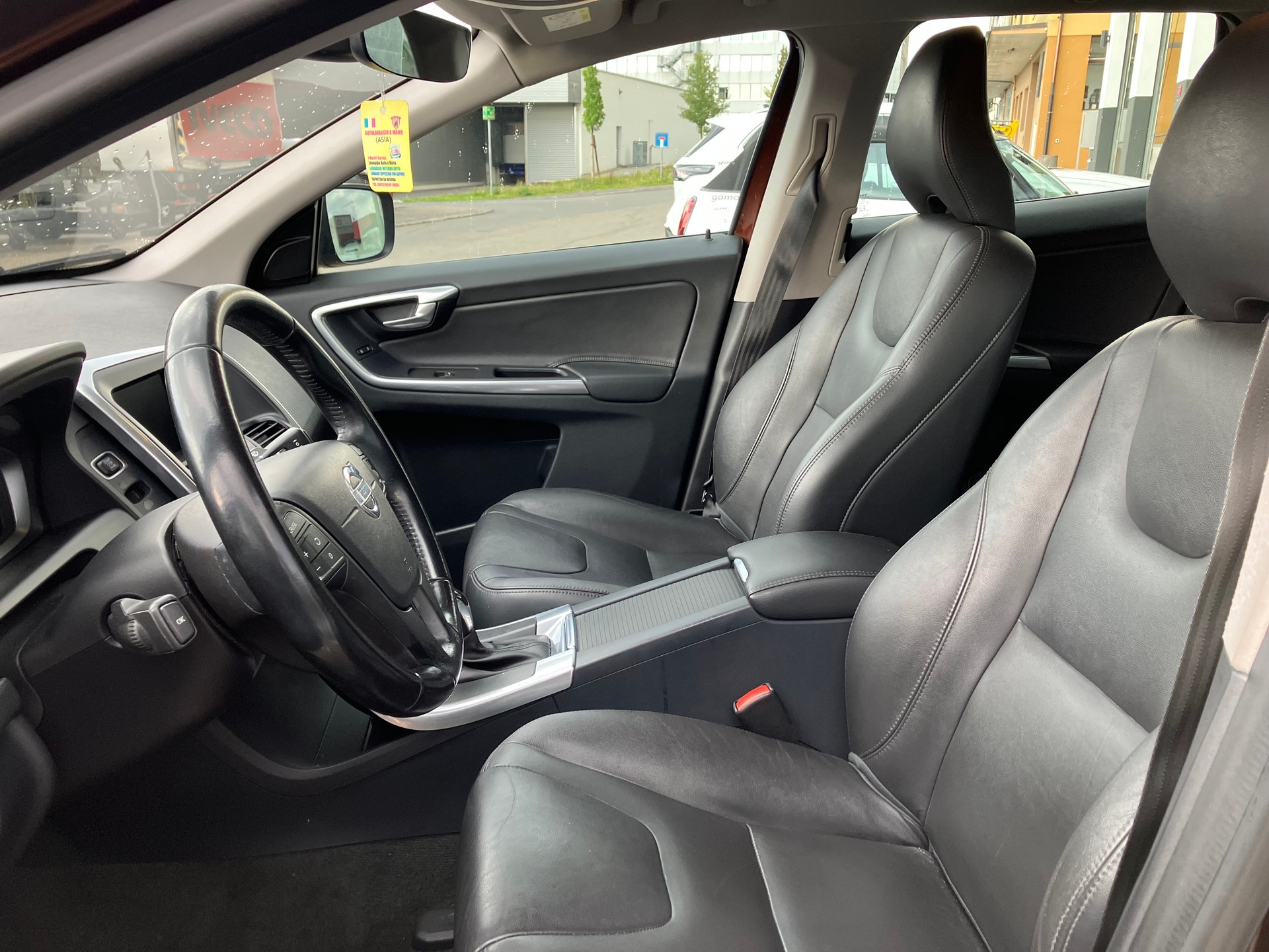 VOLVO XC60 D4 AWD Kinetic Geartronic-image-11