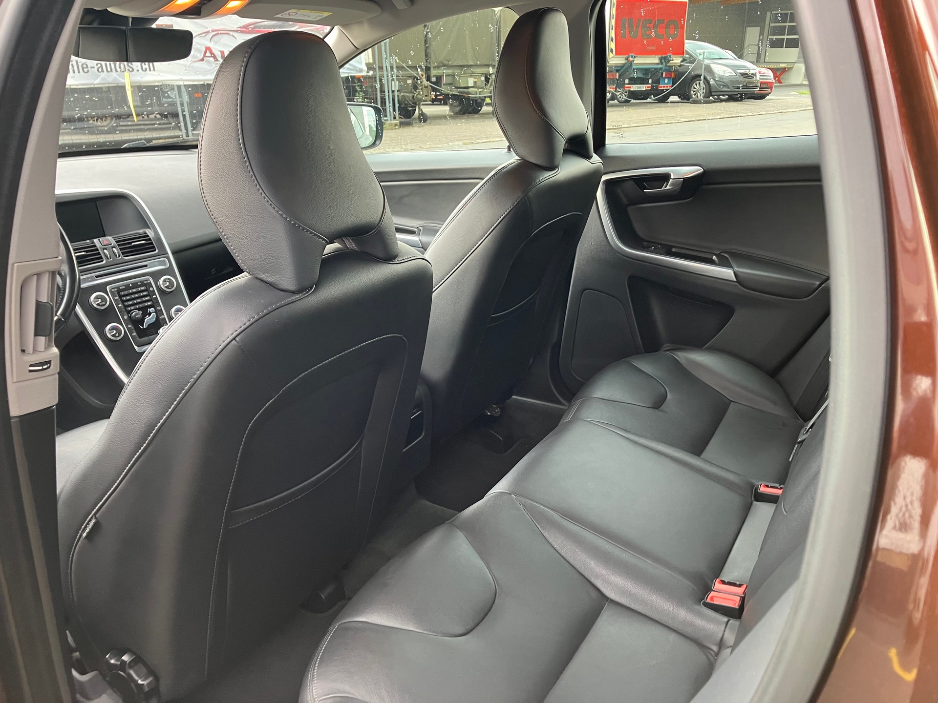 VOLVO XC60 D4 AWD Kinetic Geartronic-image-13