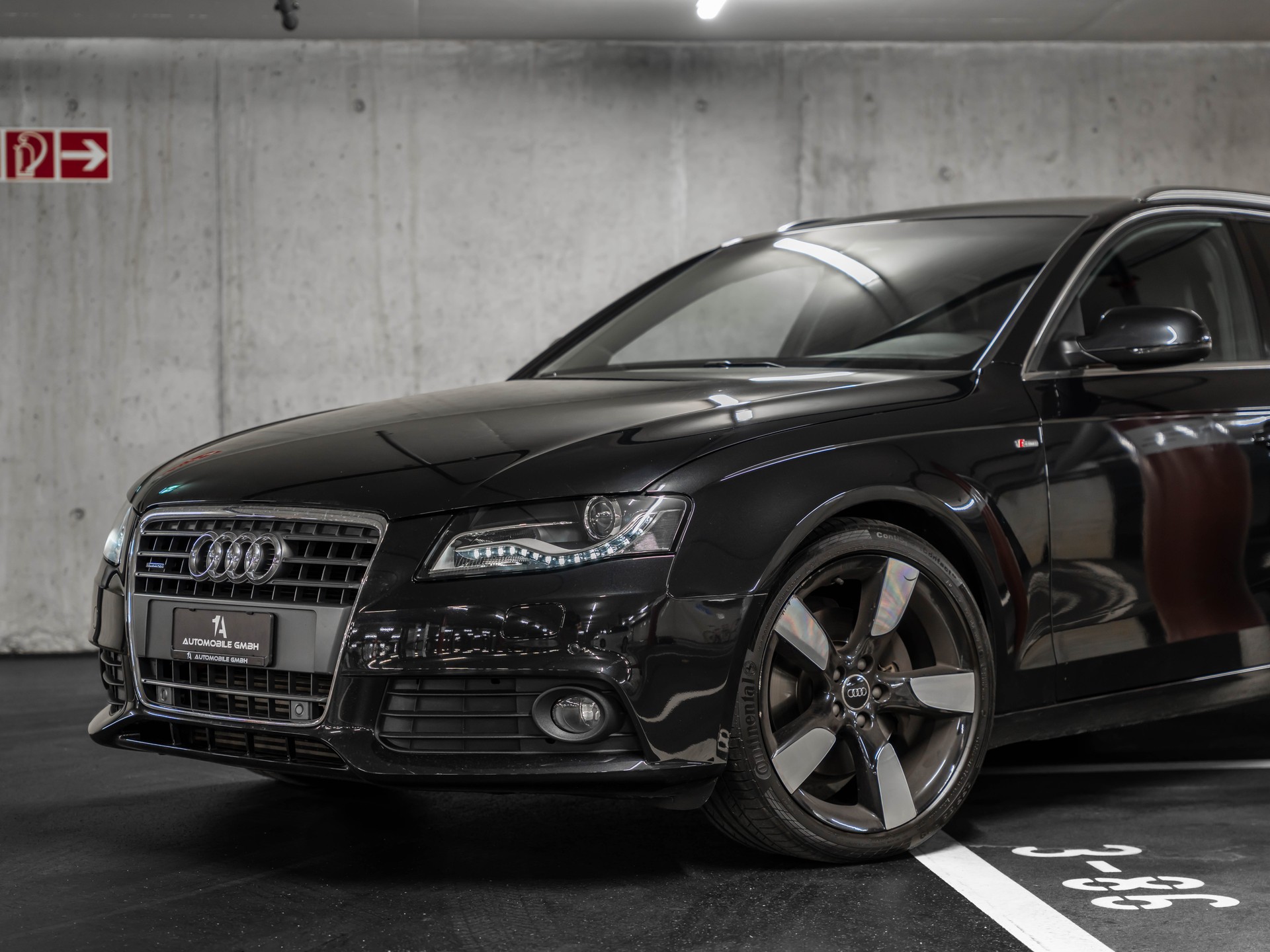 AUDI A4 Avant 2.0 TFSI Quattro S-Tronic S-LINE-image-1