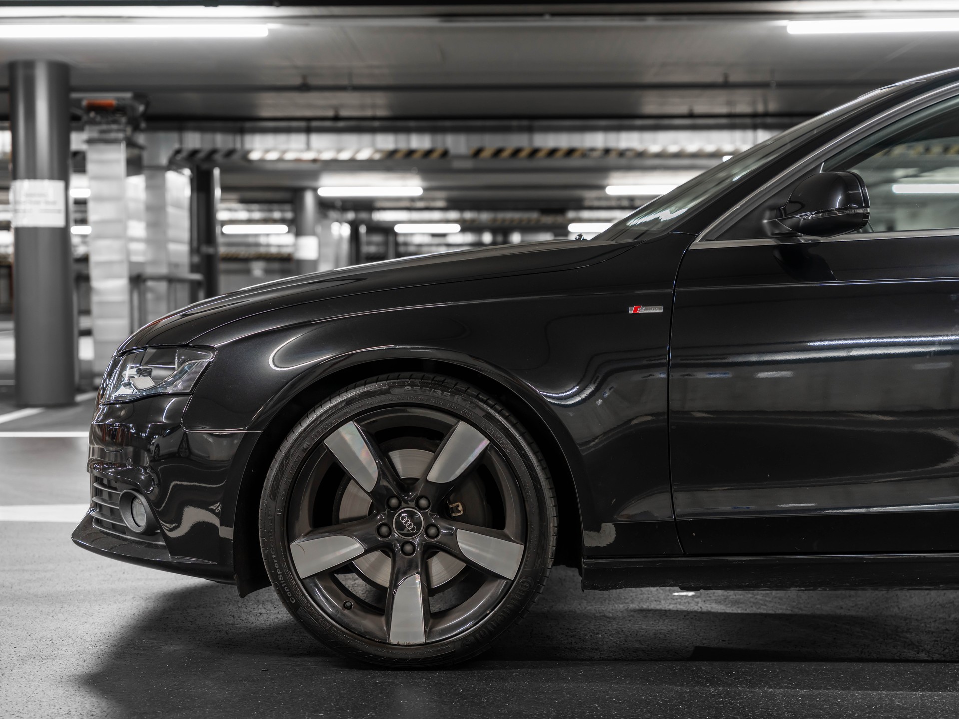 AUDI A4 Avant 2.0 TFSI Quattro S-Tronic S-LINE-image-2