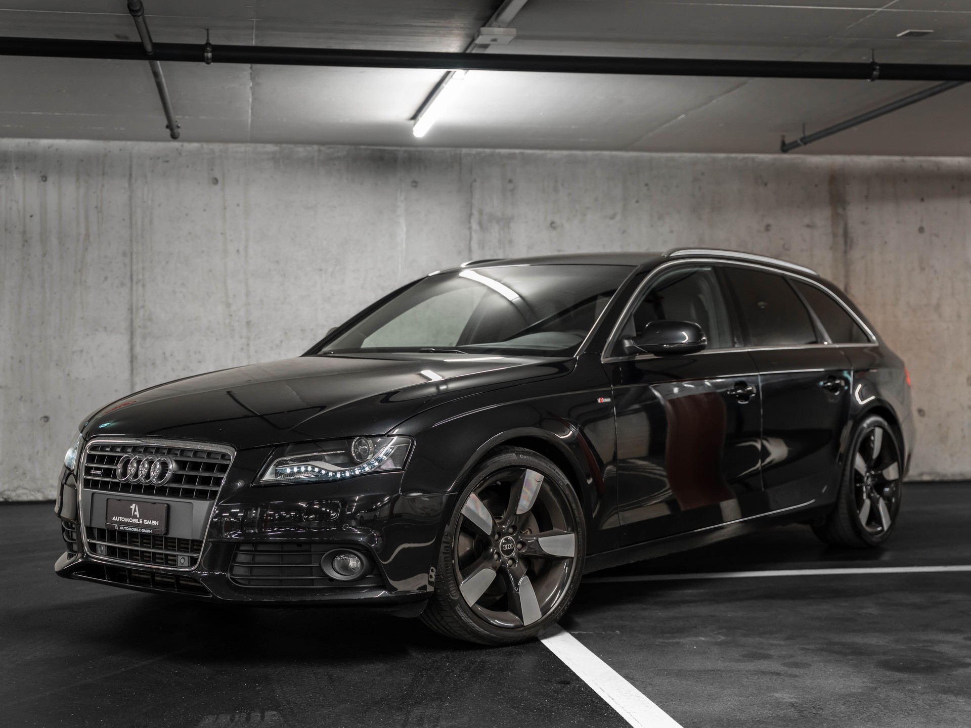 AUDI A4 Avant 2.0 TFSI Quattro S-Tronic S-LINE-image-0