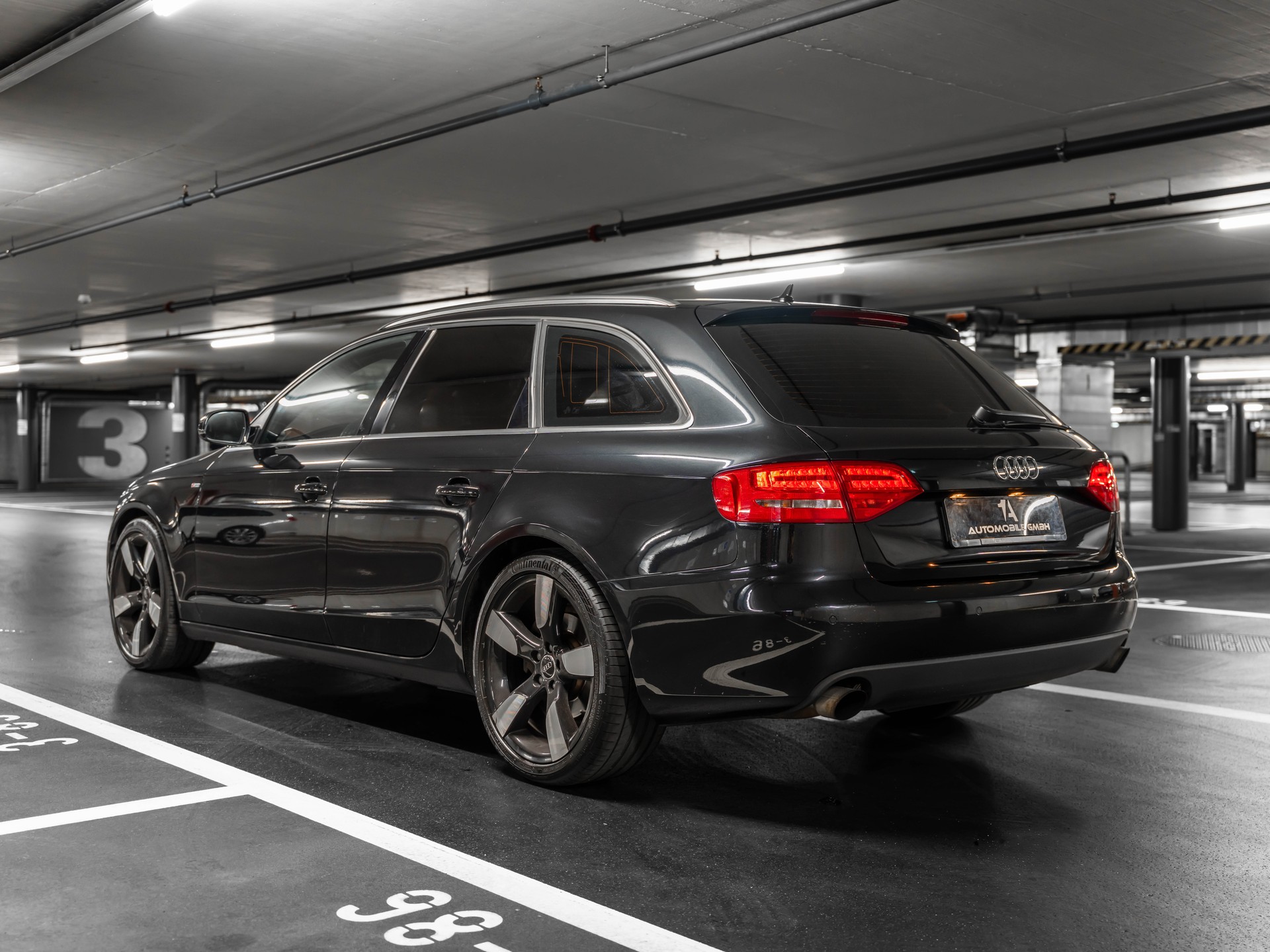AUDI A4 Avant 2.0 TFSI Quattro S-Tronic S-LINE-image-5