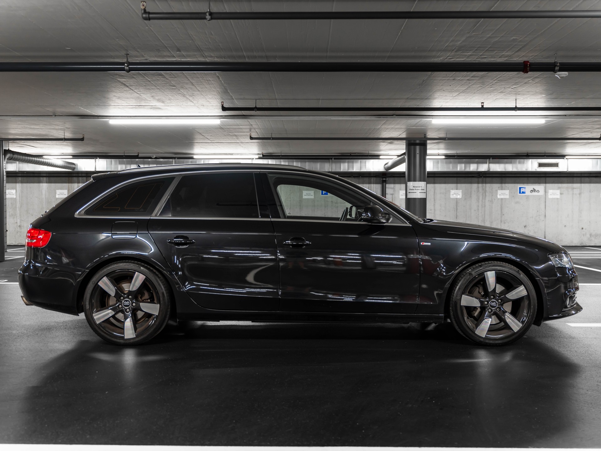 AUDI A4 Avant 2.0 TFSI Quattro S-Tronic S-LINE-image-10