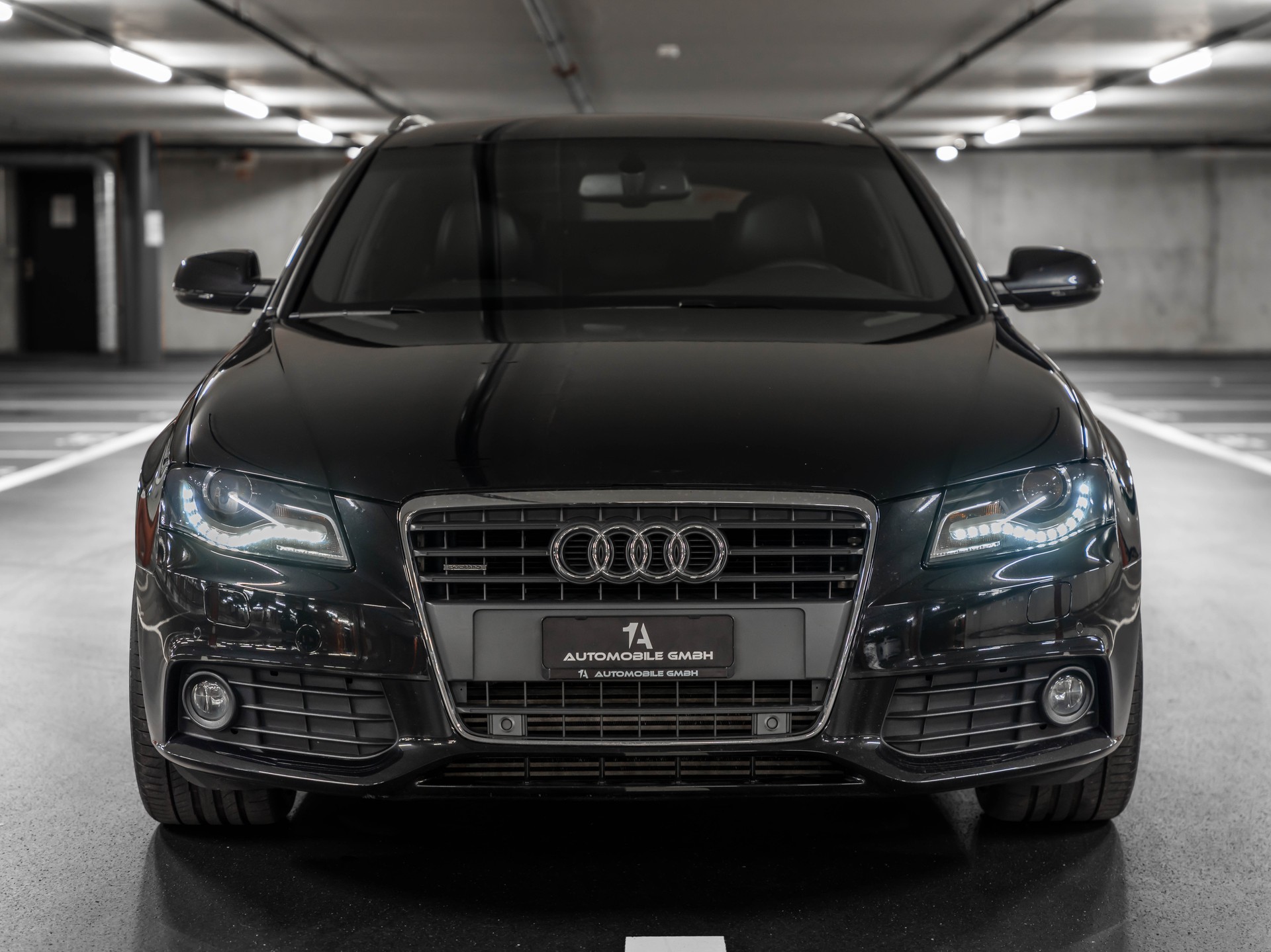AUDI A4 Avant 2.0 TFSI Quattro S-Tronic S-LINE-image-13