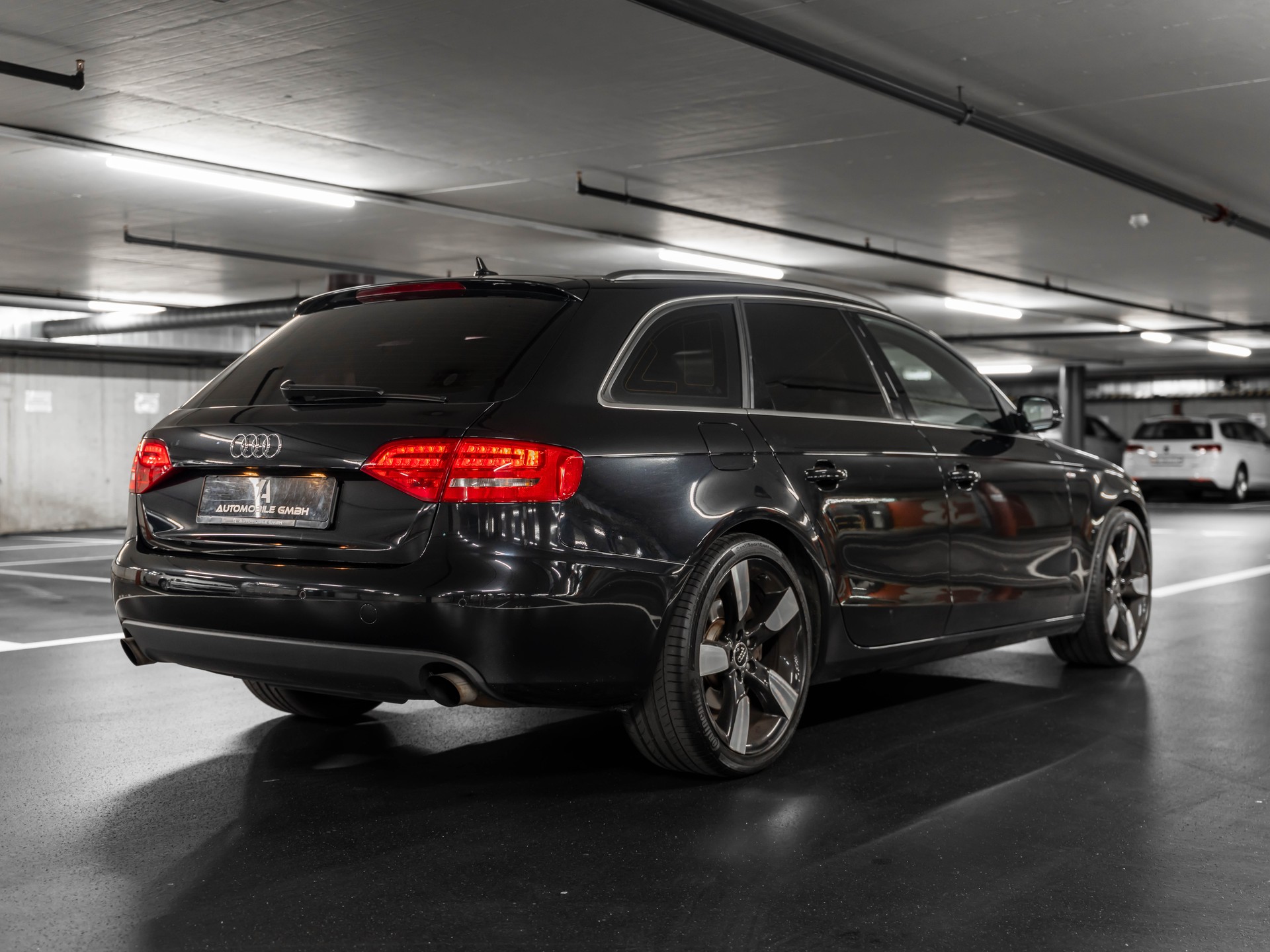 AUDI A4 Avant 2.0 TFSI Quattro S-Tronic S-LINE-image-9