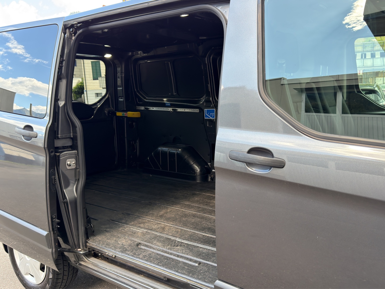 FORD Transit C Van 340 L1 1.0 EcoBoost Trend PHEV-image-10