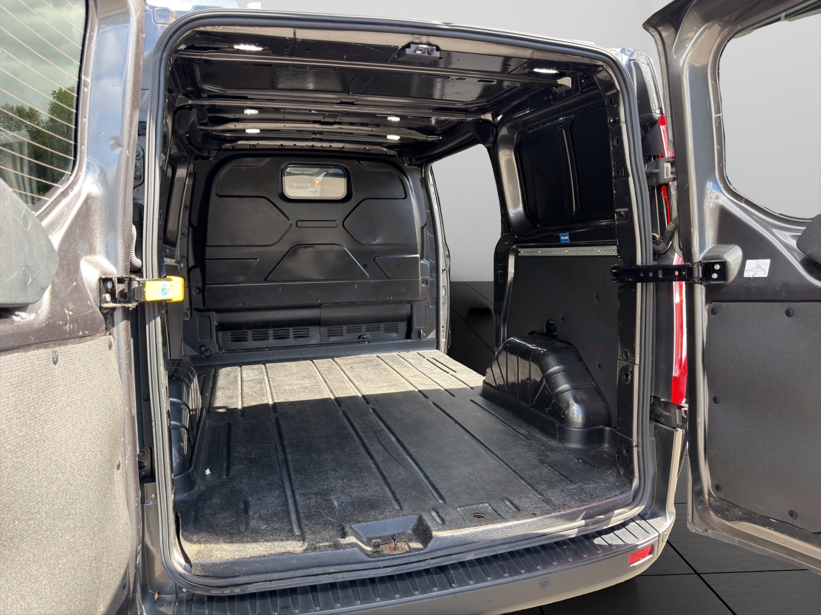 FORD Transit C Van 340 L1 1.0 EcoBoost Trend PHEV-image-11