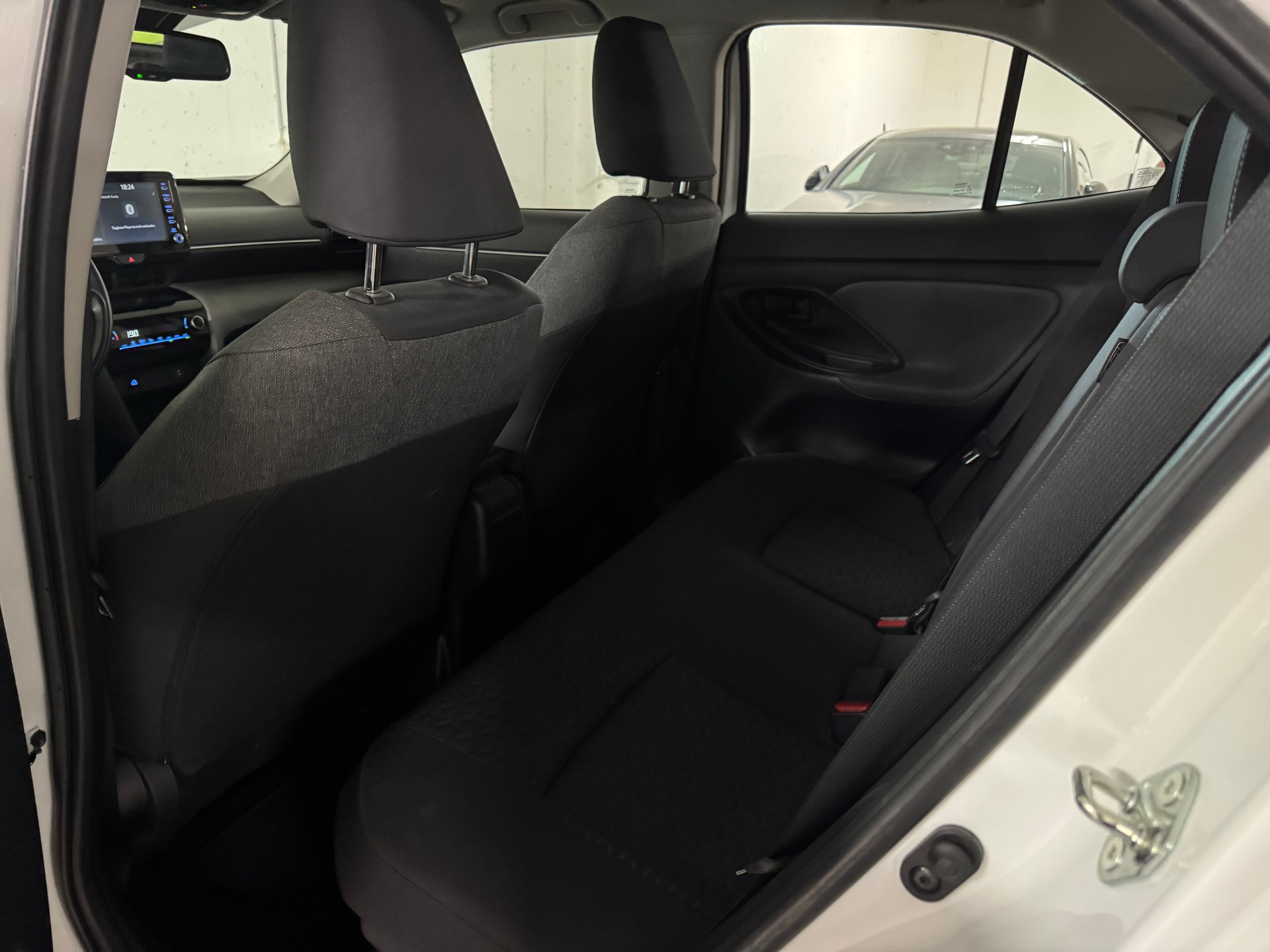 TOYOTA Yaris Cross 1.5 Comfort e-CVT AWDi CH-Fahrzeug-image-14