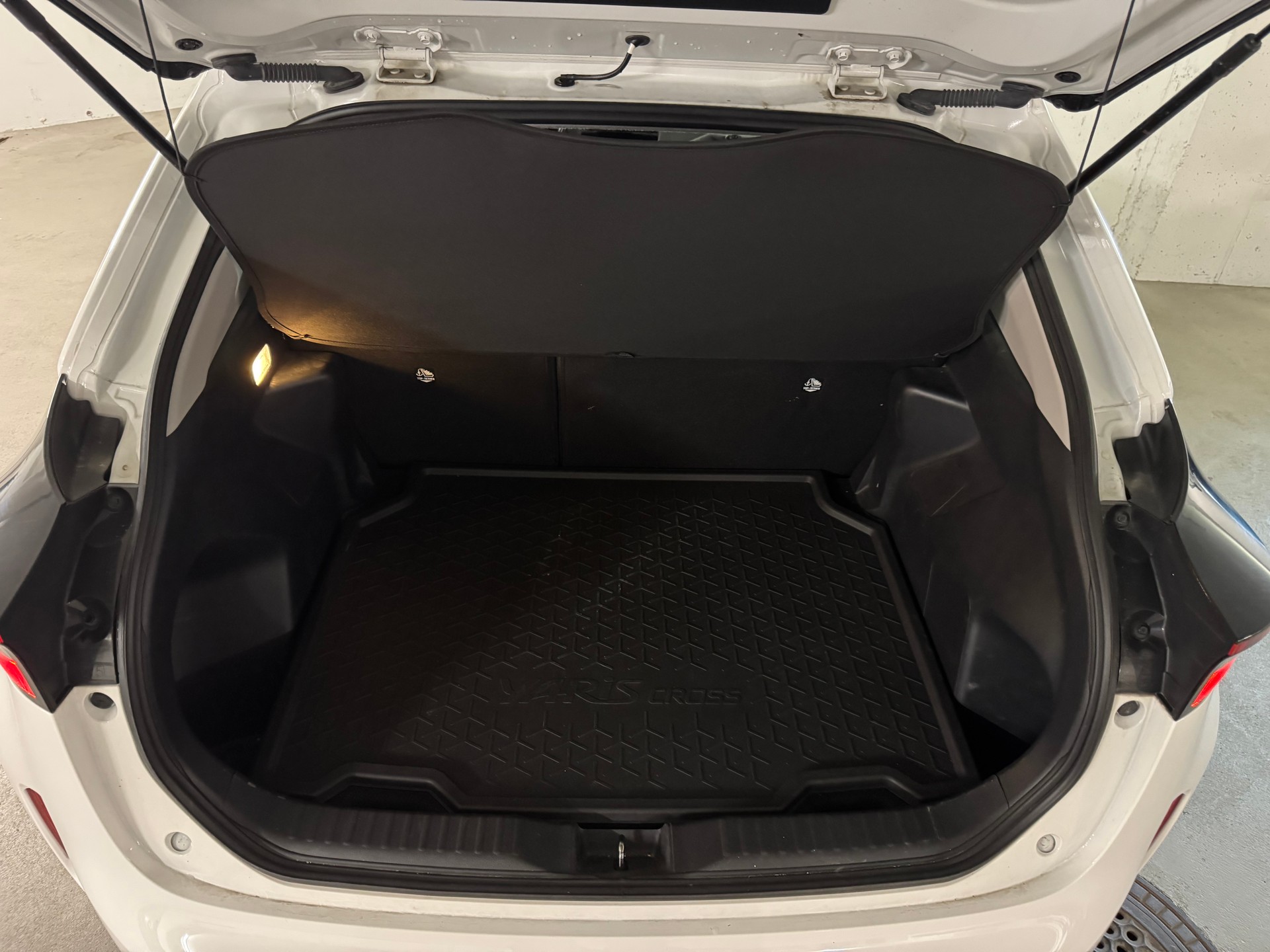TOYOTA Yaris Cross 1.5 Comfort e-CVT AWDi CH-Fahrzeug-image-7