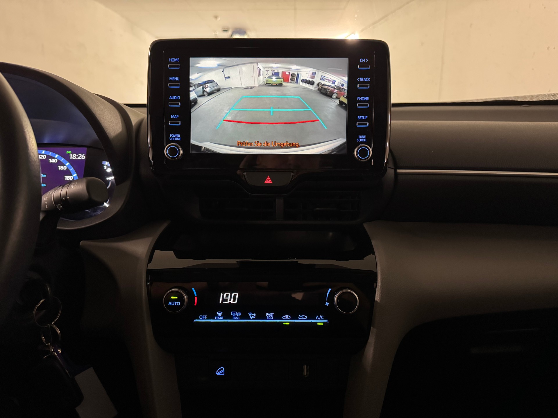 TOYOTA Yaris Cross 1.5 Comfort e-CVT AWDi CH-Fahrzeug-image-13