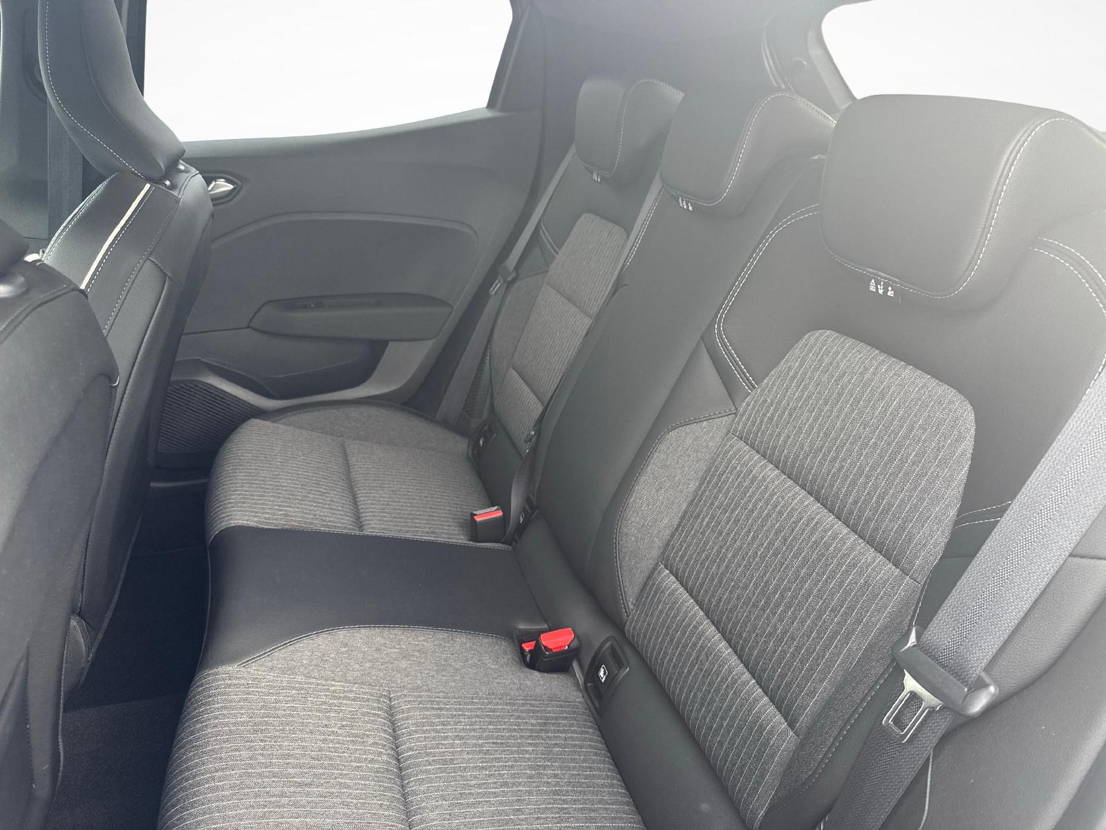MITSUBISHI Colt 1.6 HEV Instyle-image-10