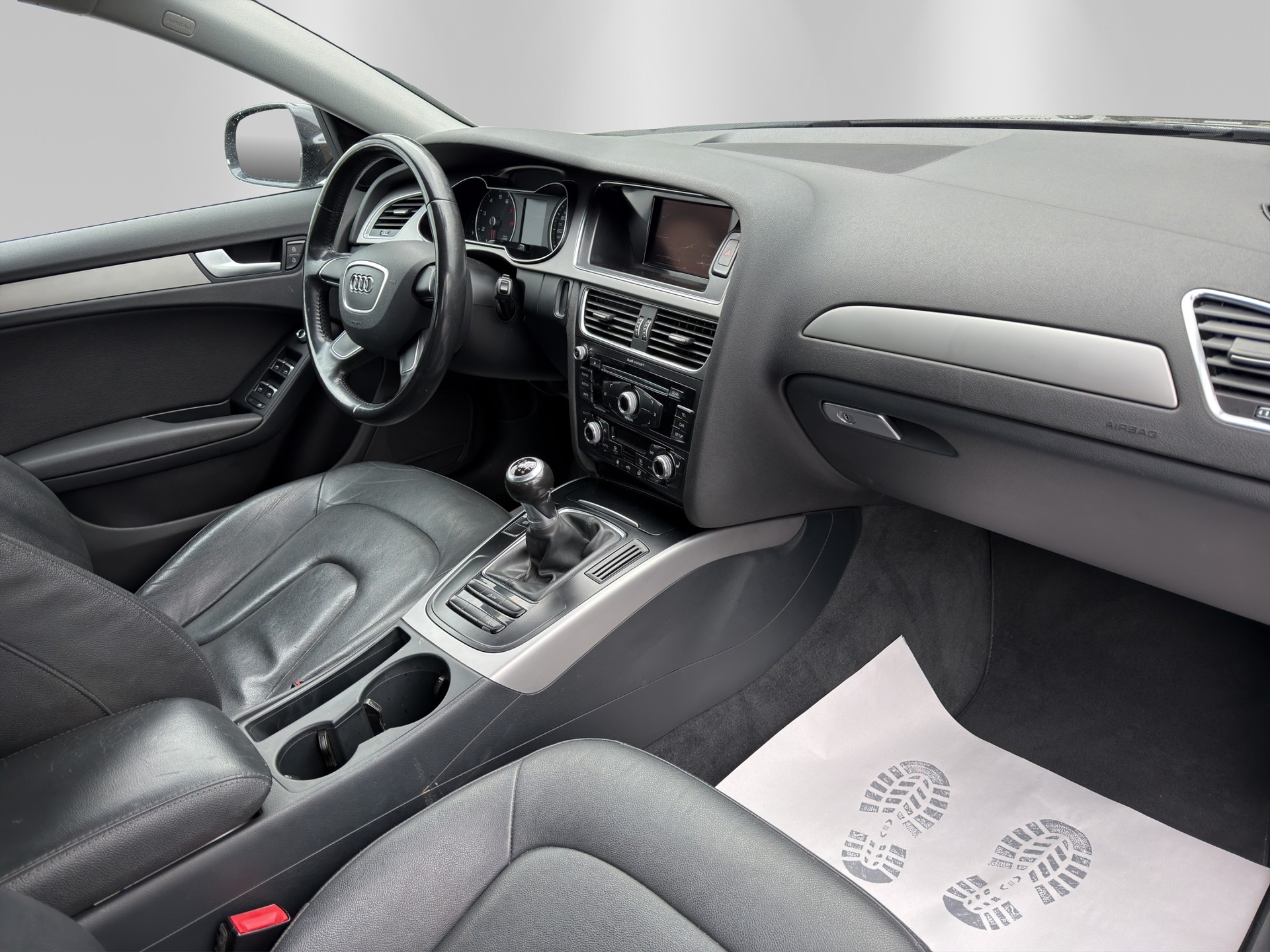 AUDI A4 Avant 2.0 TFSI-image-12