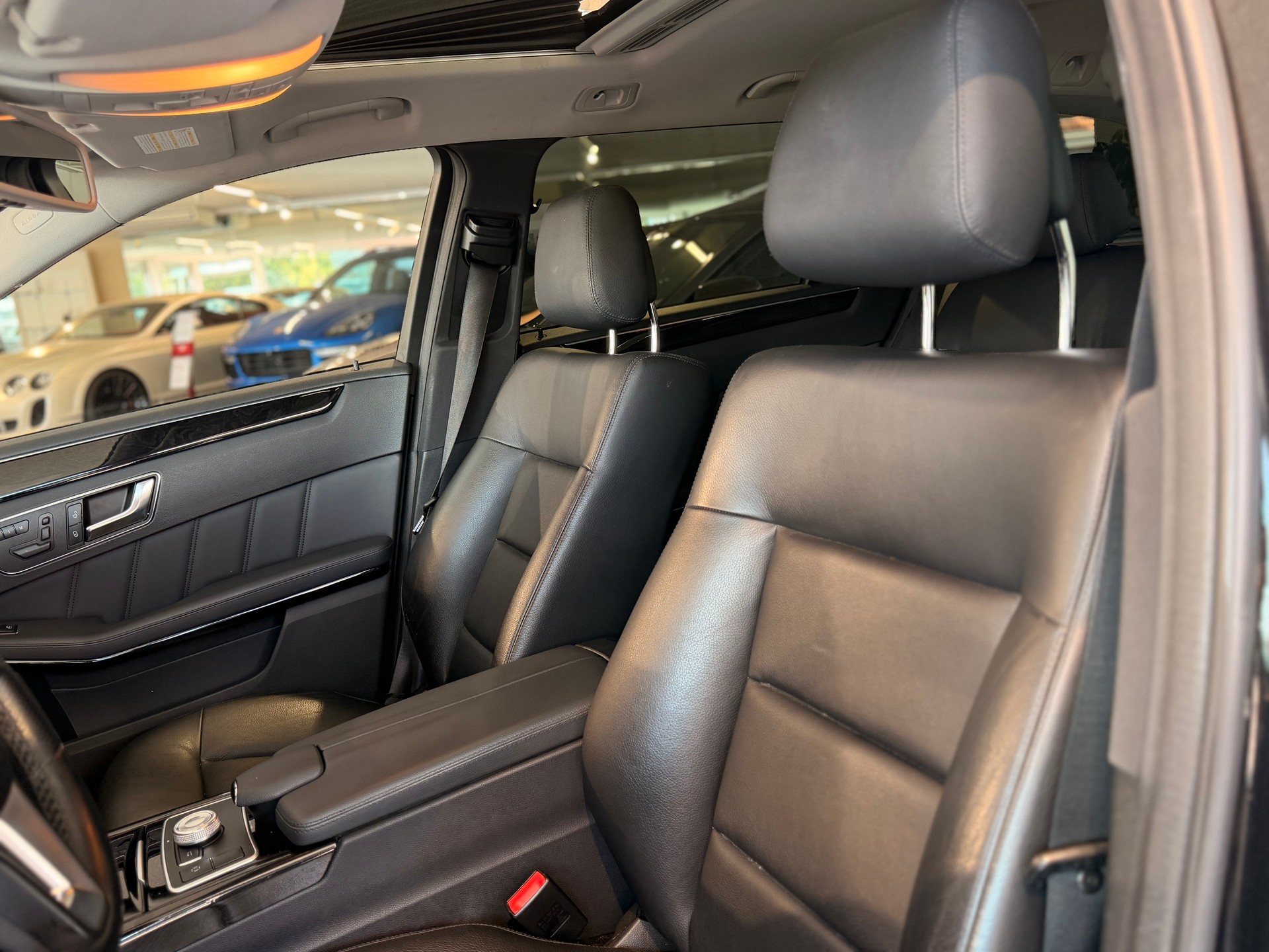 MERCEDES-BENZ E 350 CGI BlueEfficiency Elégance 4Matic 7G-Tronic-image-13