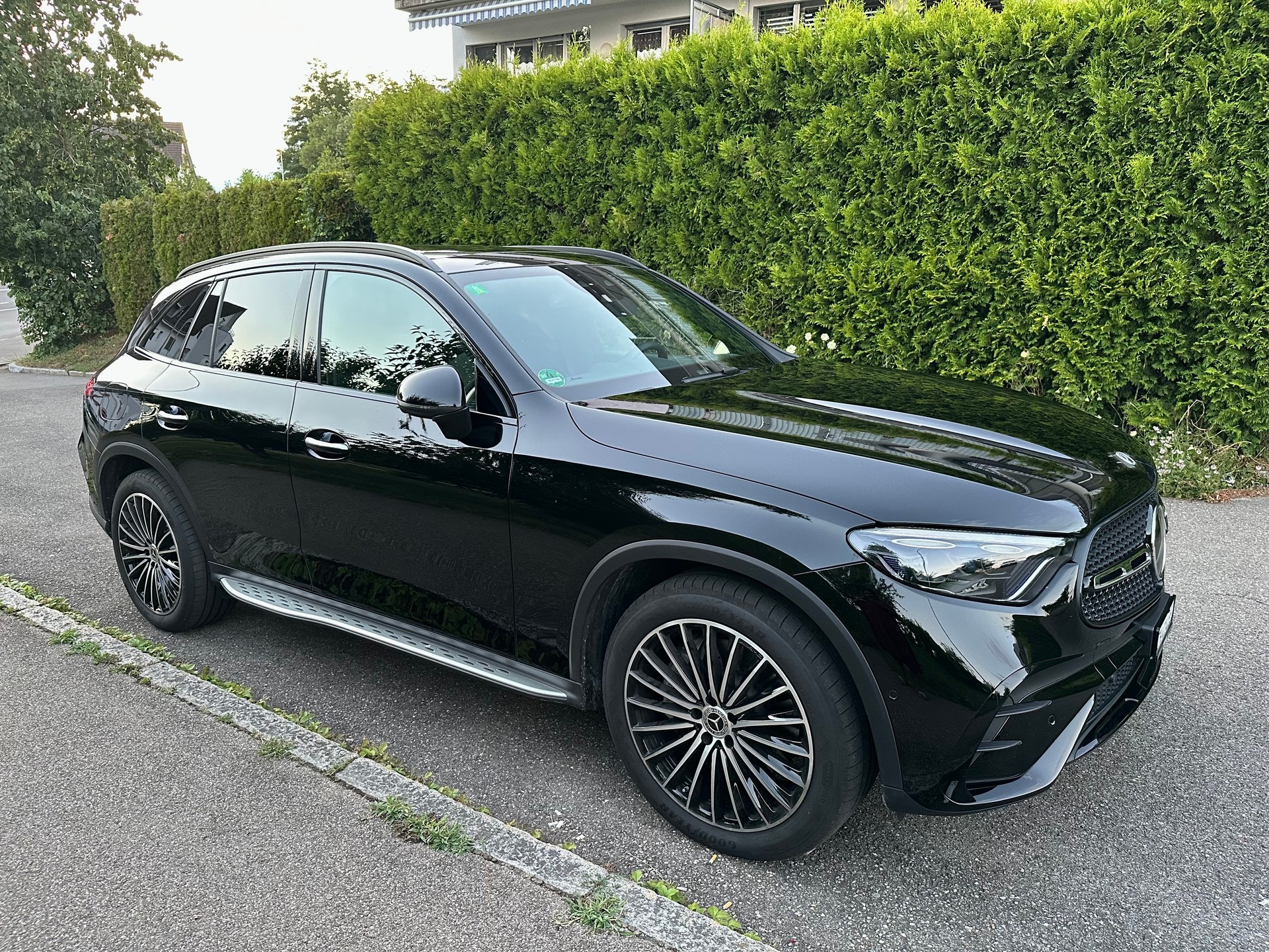 MERCEDES-BENZ GLC 220 d Avantgarde 4matic-image-1