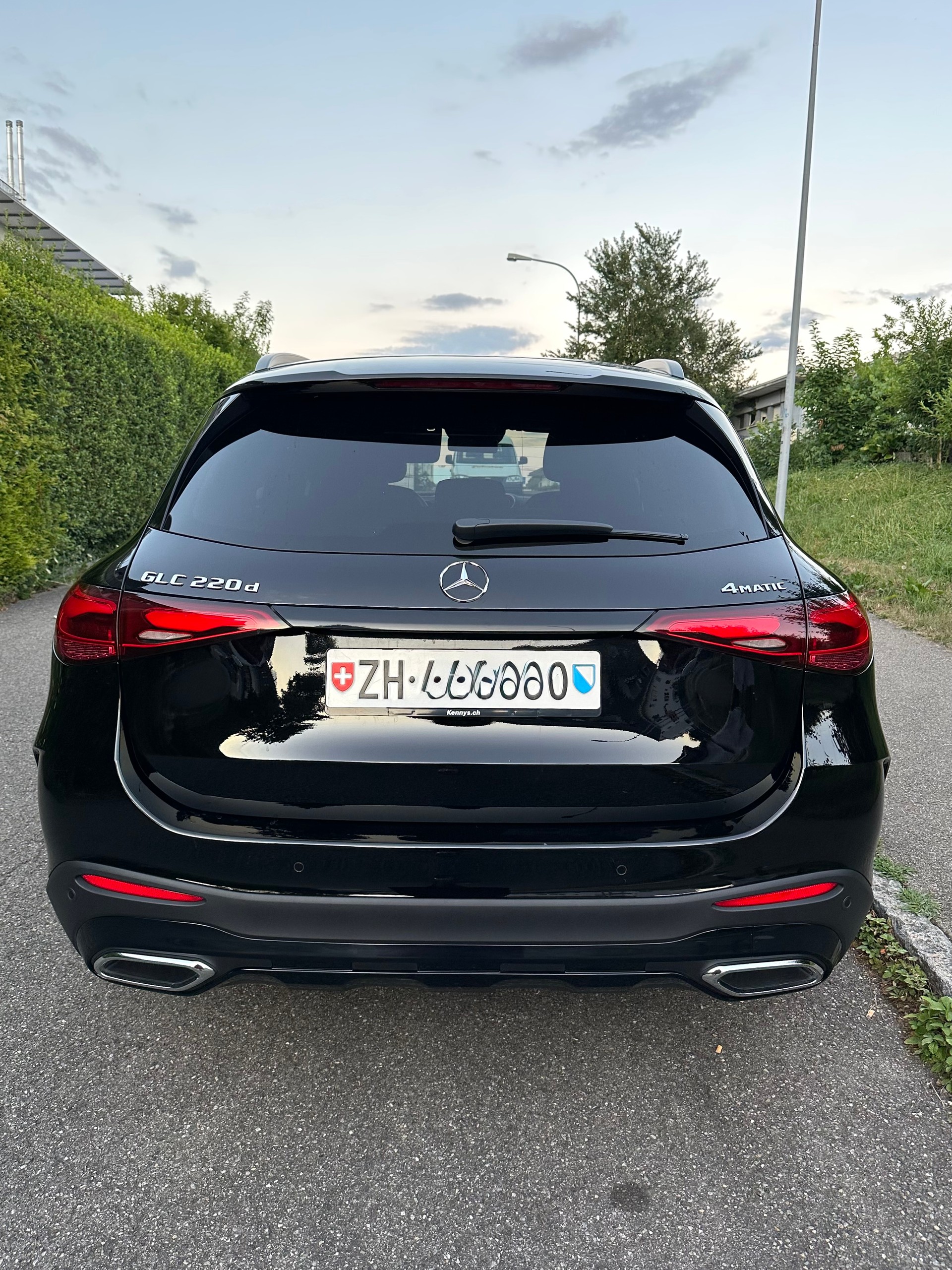 MERCEDES-BENZ GLC 220 d Avantgarde 4matic-image-4