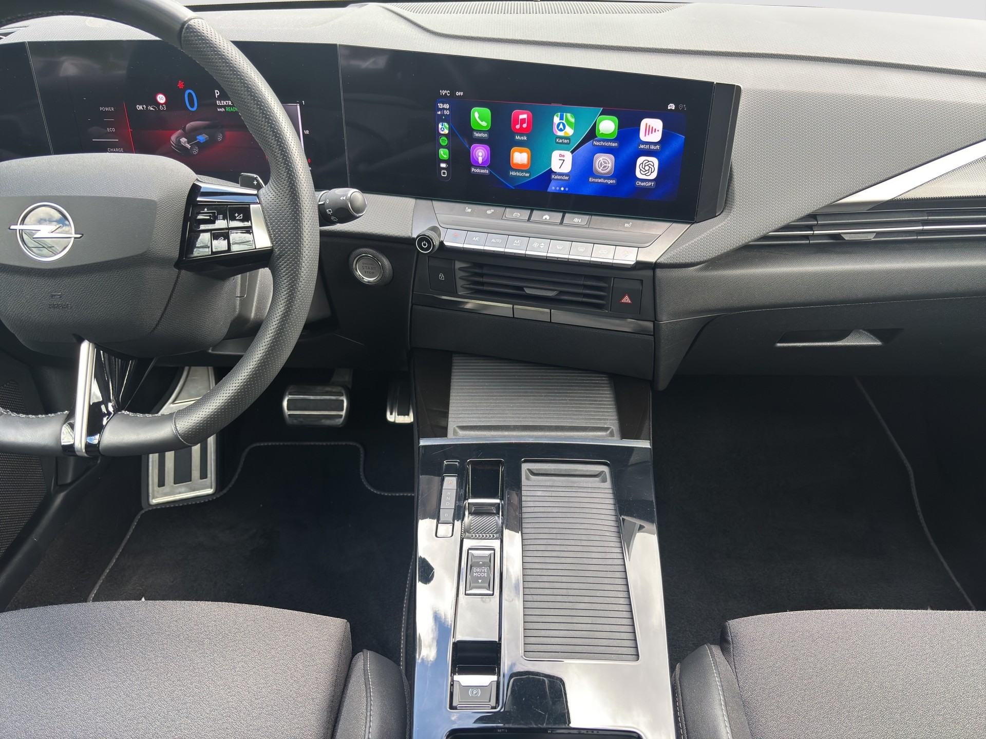 OPEL Astra Sports Tourer 1.6 PHEV Turbo GS A-image-4