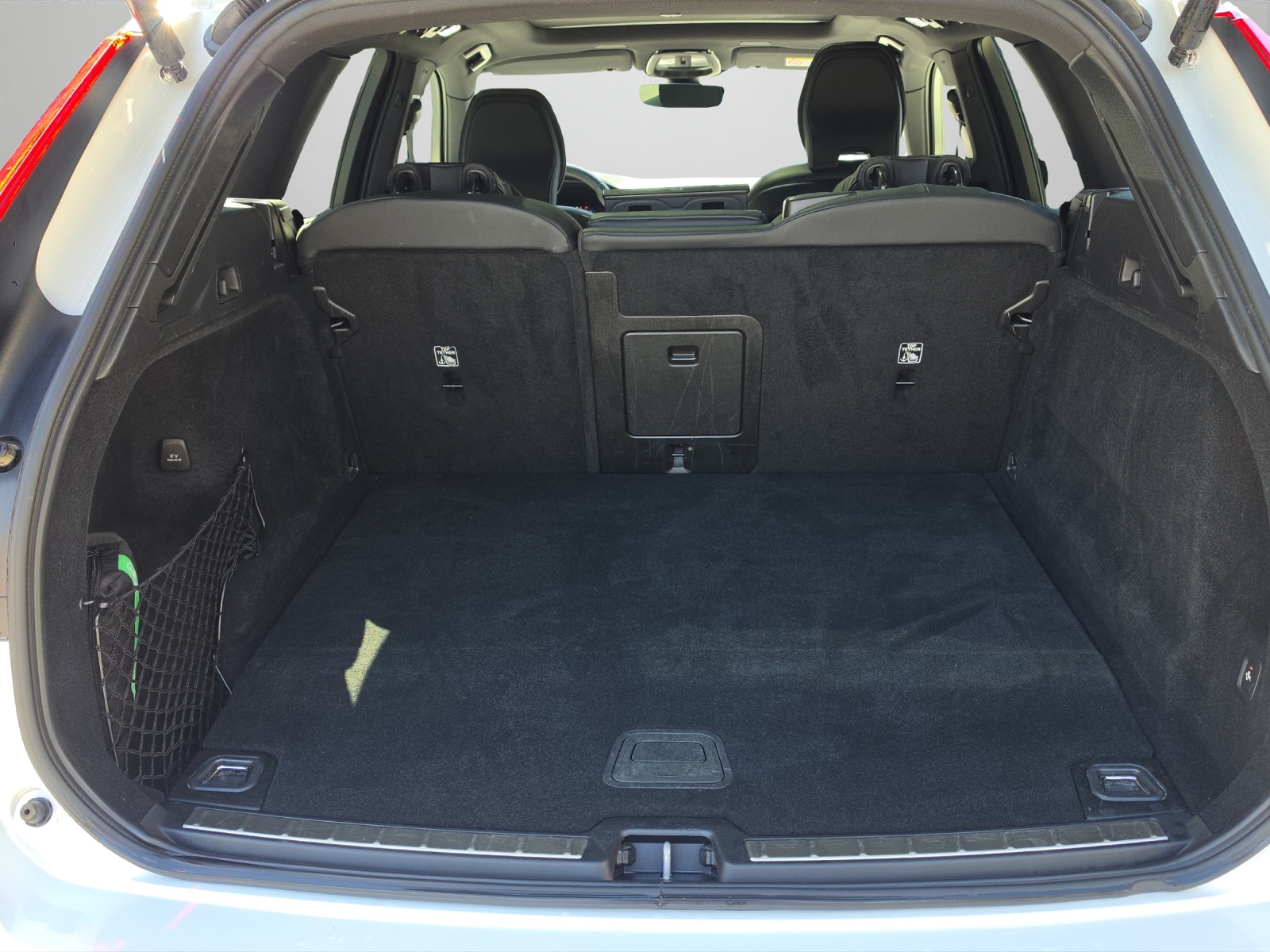 VOLVO XC60 2.0 T6 TE Ultimate Dark eAWD-image-17