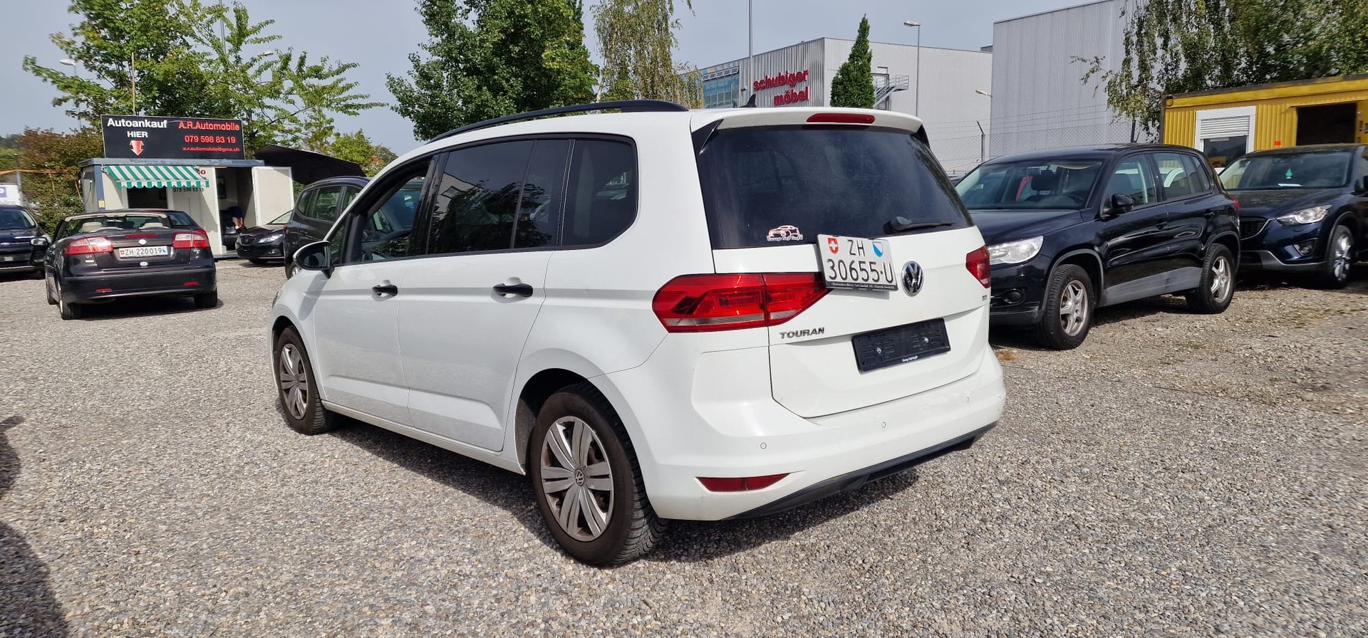 VW Touran 1.6 TDI BlueMotion Technology Trendline DSG-image-3