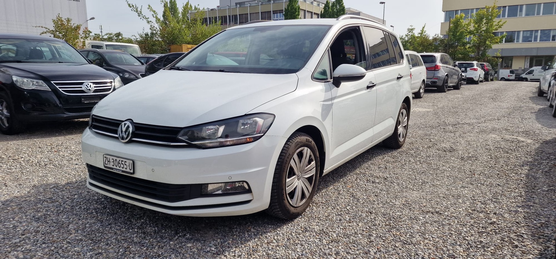 VW Touran 1.6 TDI BlueMotion Technology Trendline DSG-image-1